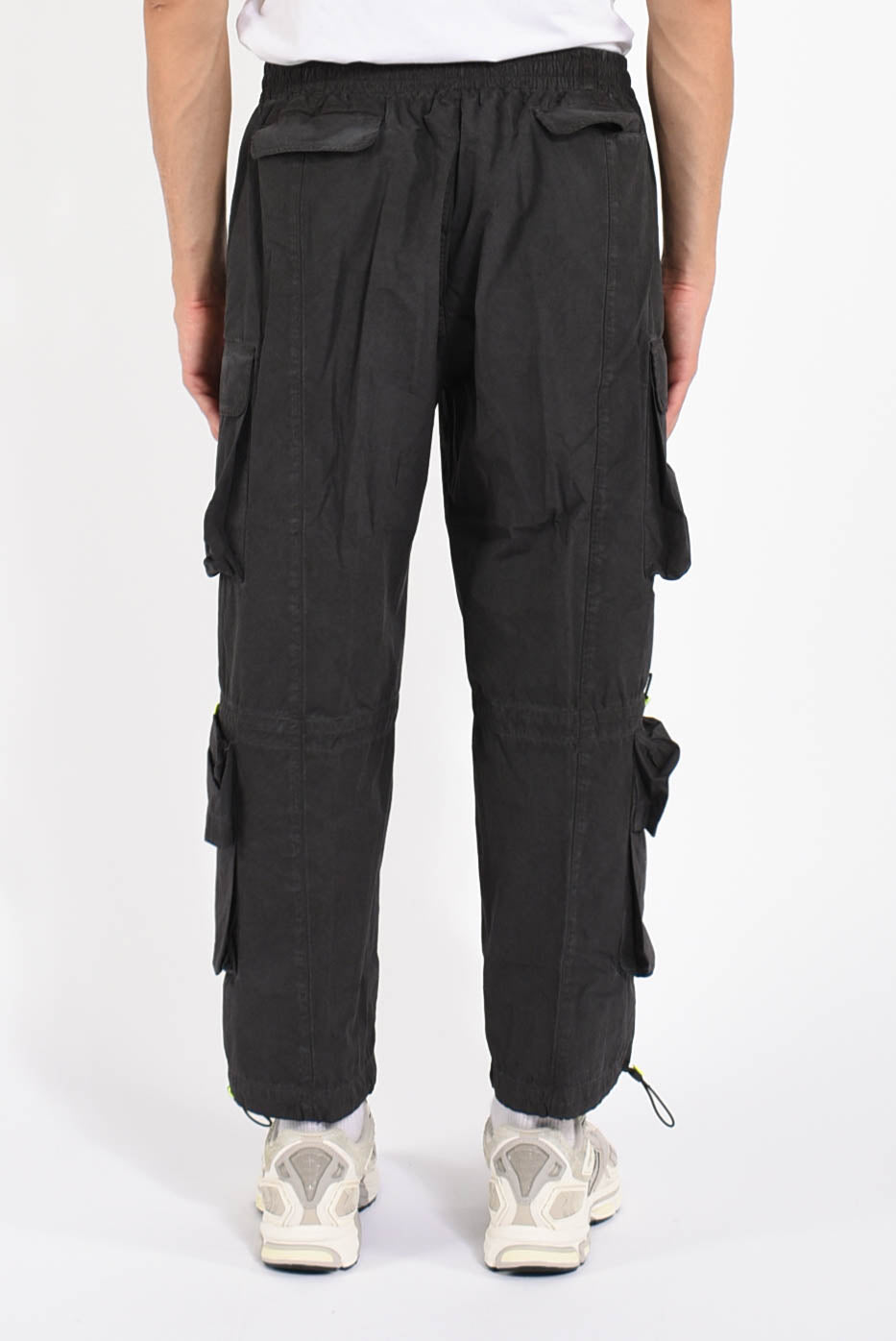 Pantaloni cargo in nylon