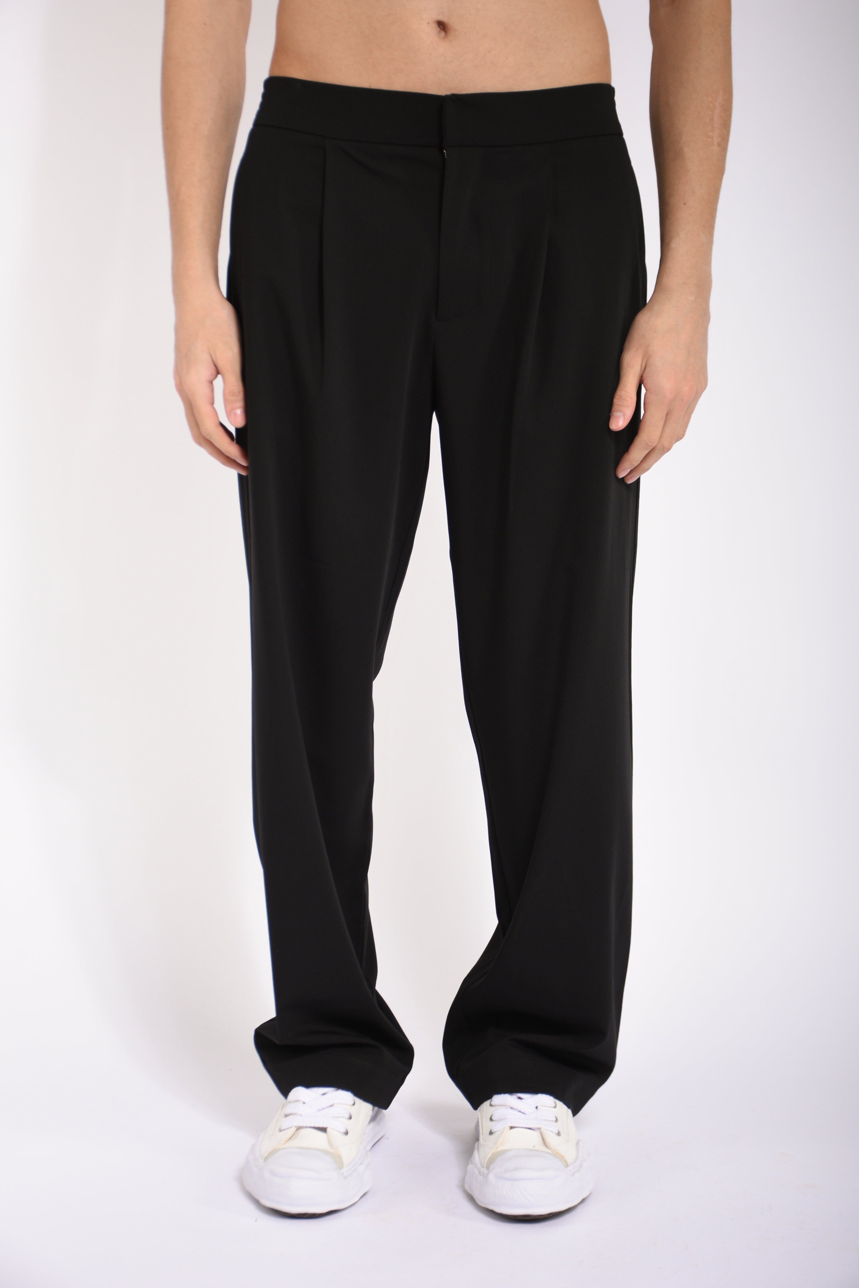 Pantaloni loose