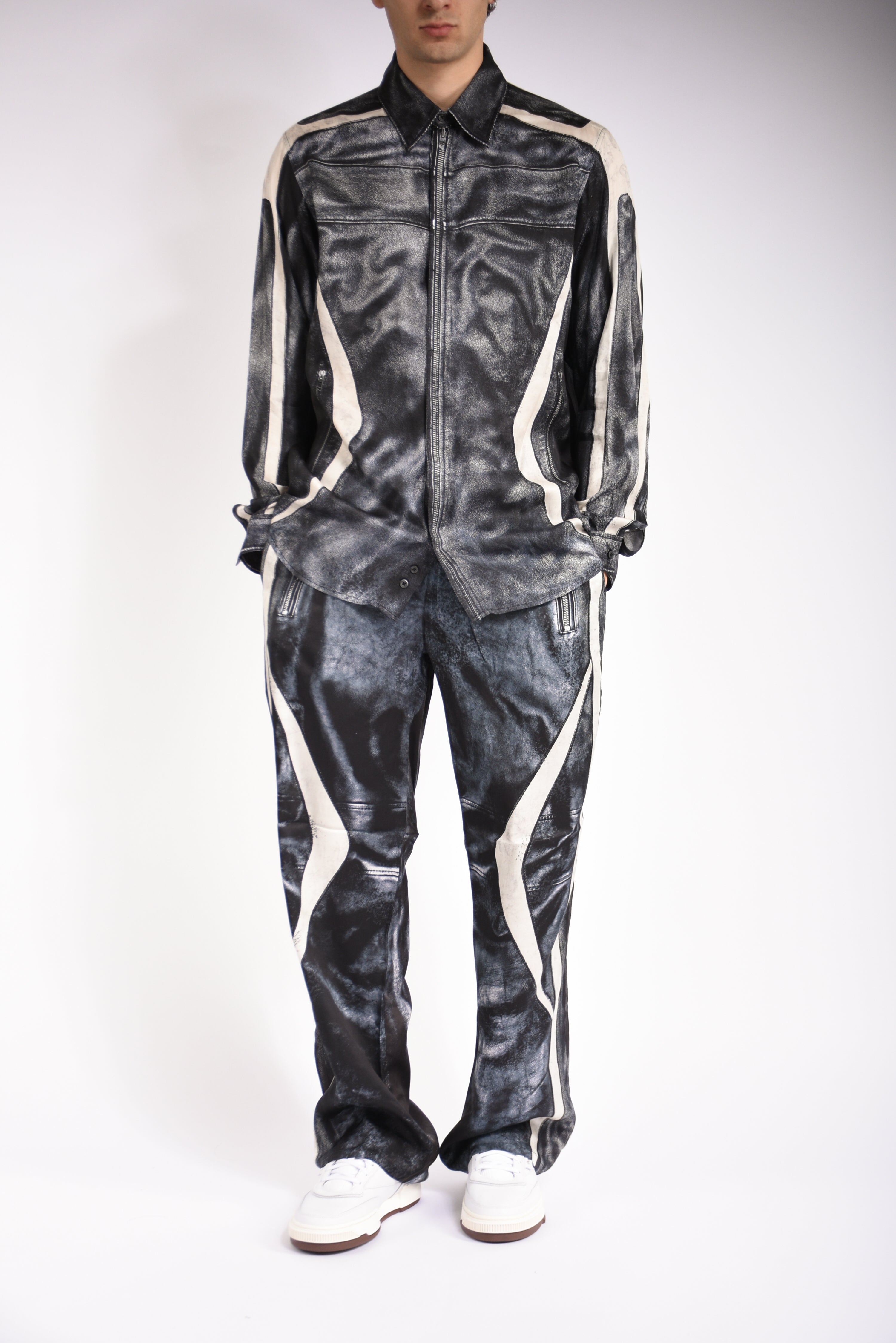 Pantaloni in viscosa stampata effetto biker