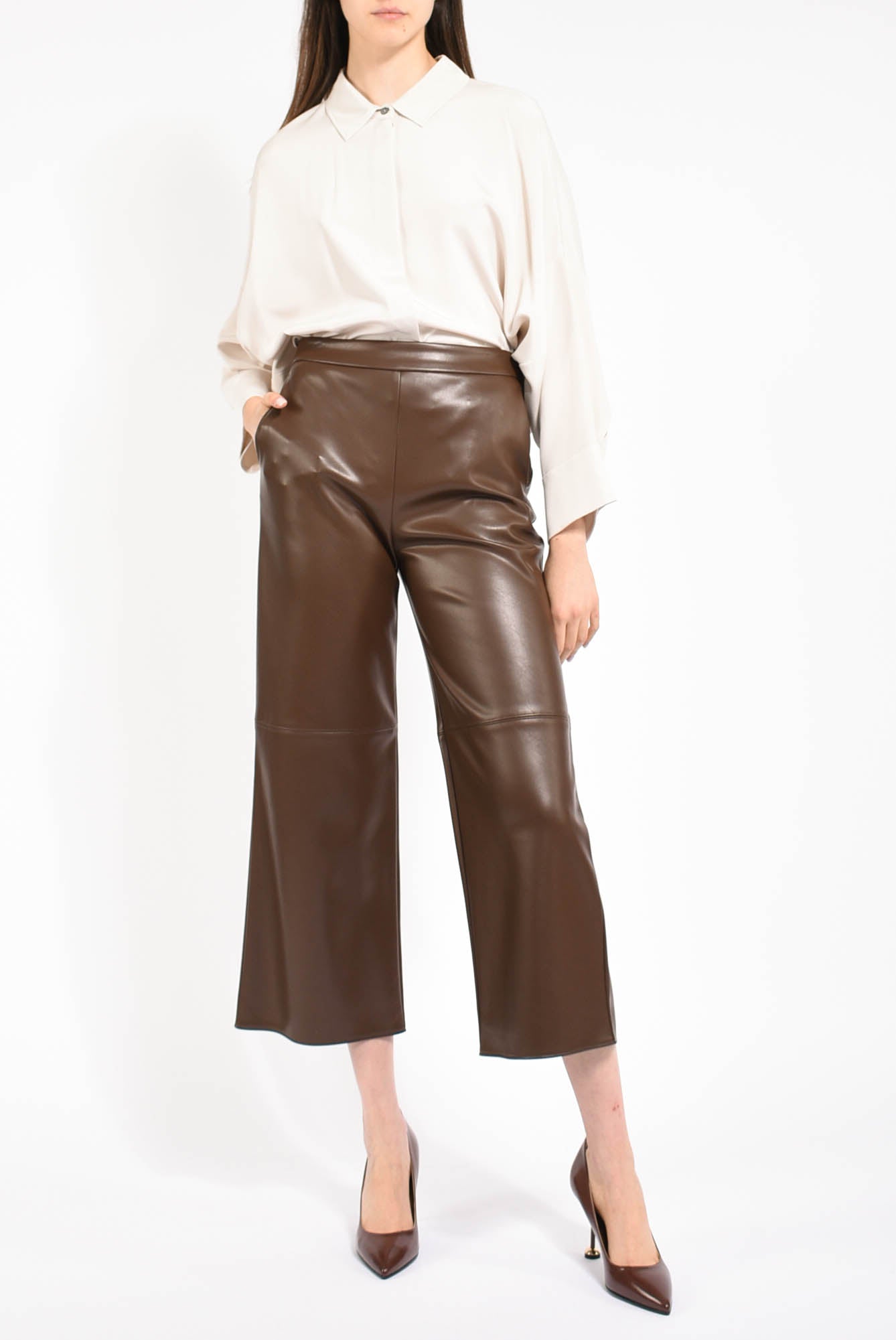 pantaloni in ecopelle modello amati