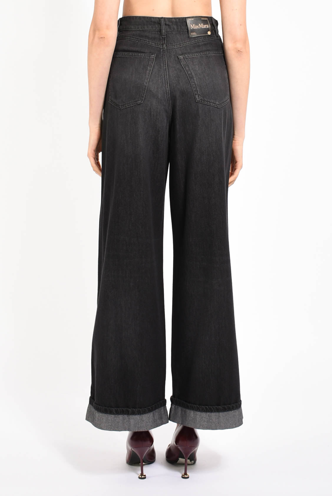 Jeans in denim con risvolto modello lusso