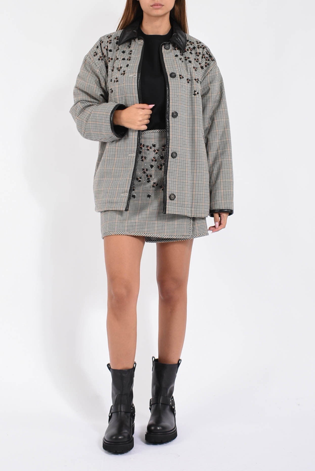 Giubbino in micro check con ricami floreali