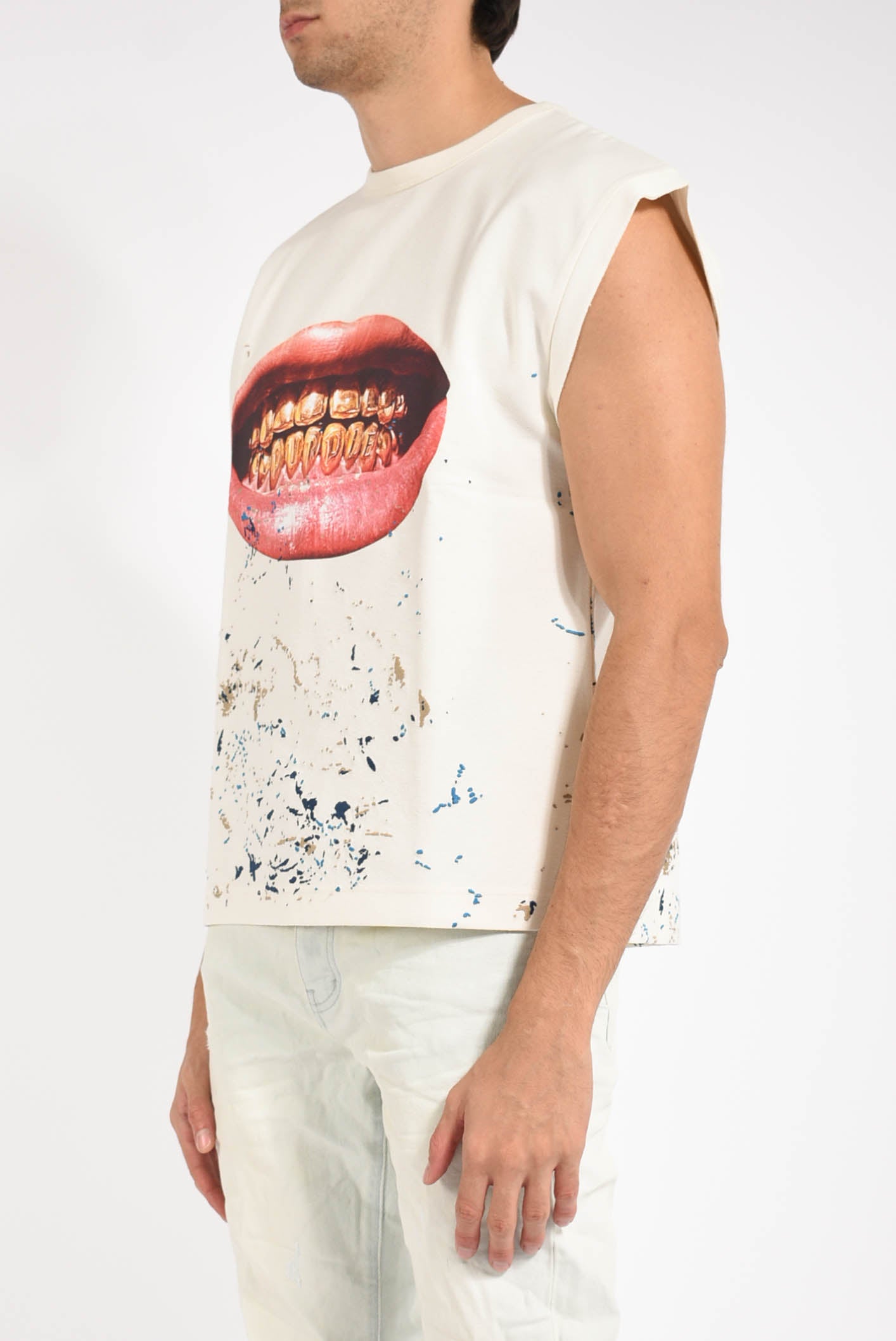 t-shirt smile tank