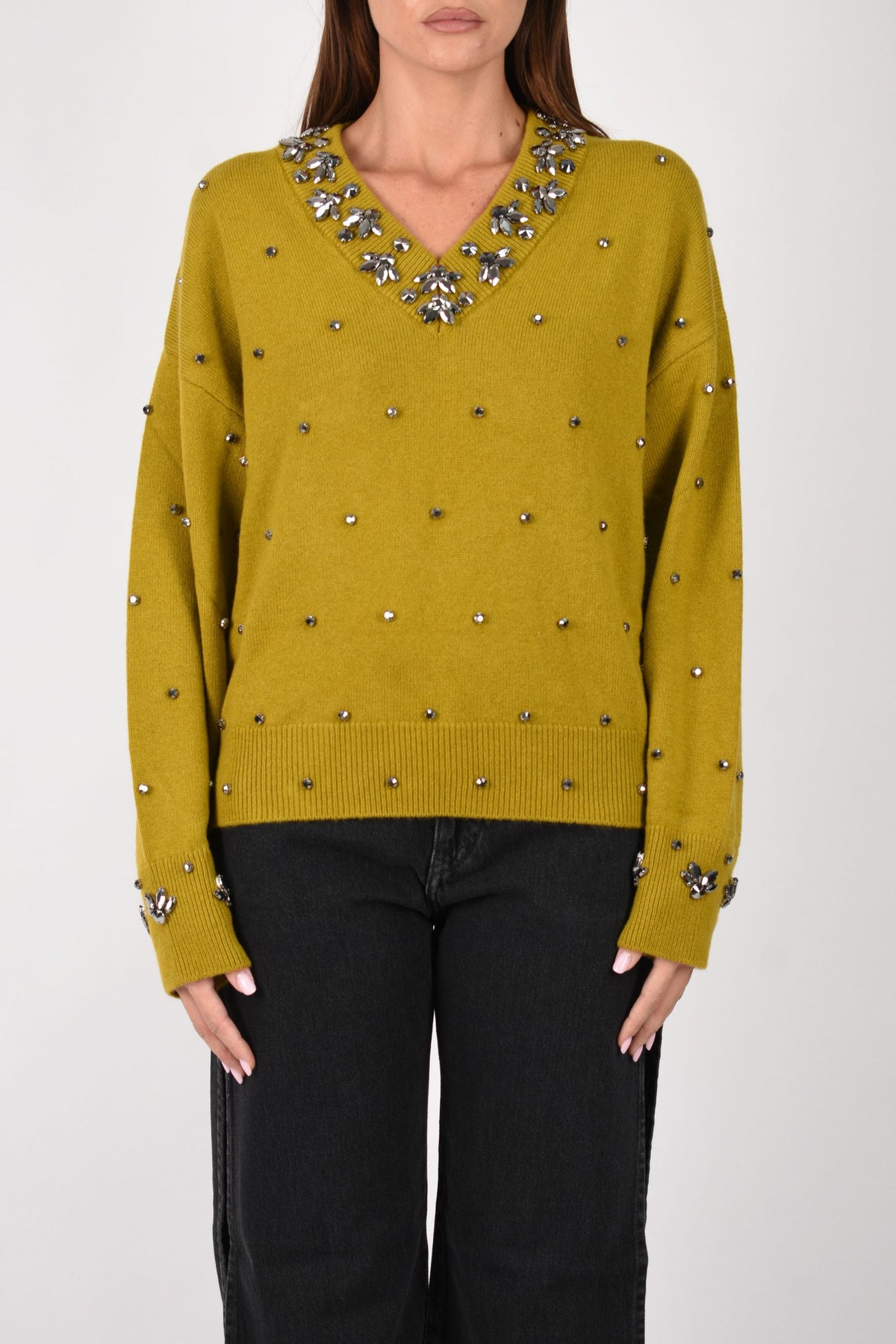 Maglia in lana e cashmere con applicazioni gioiello 107878A3P5