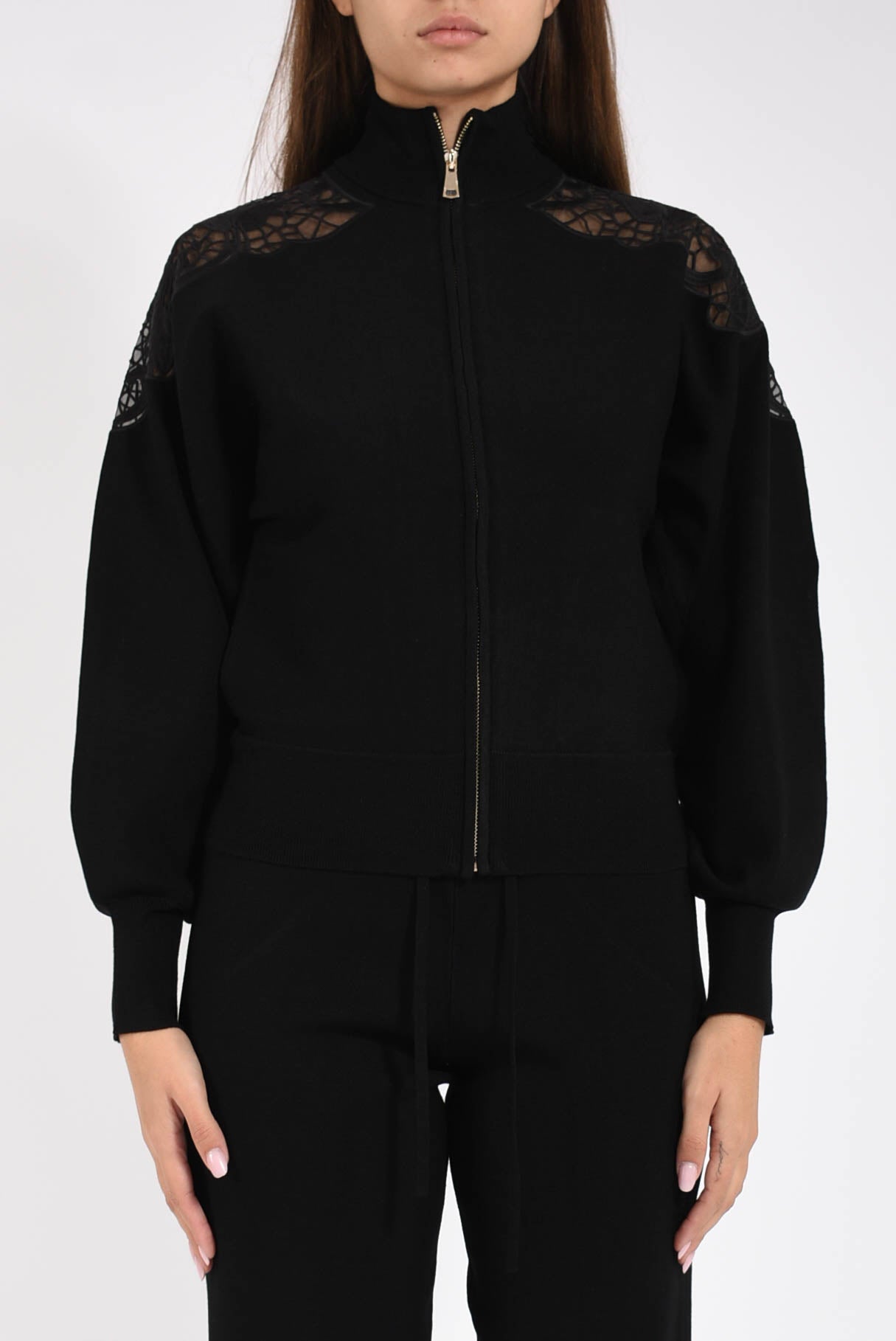 Giacca in maglia con organza ricamata