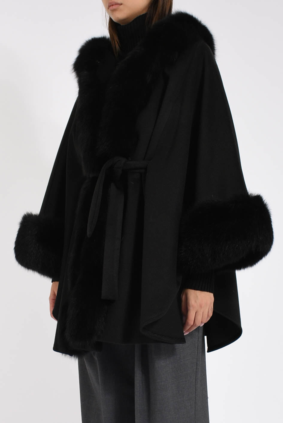 mantella in lana e volpe