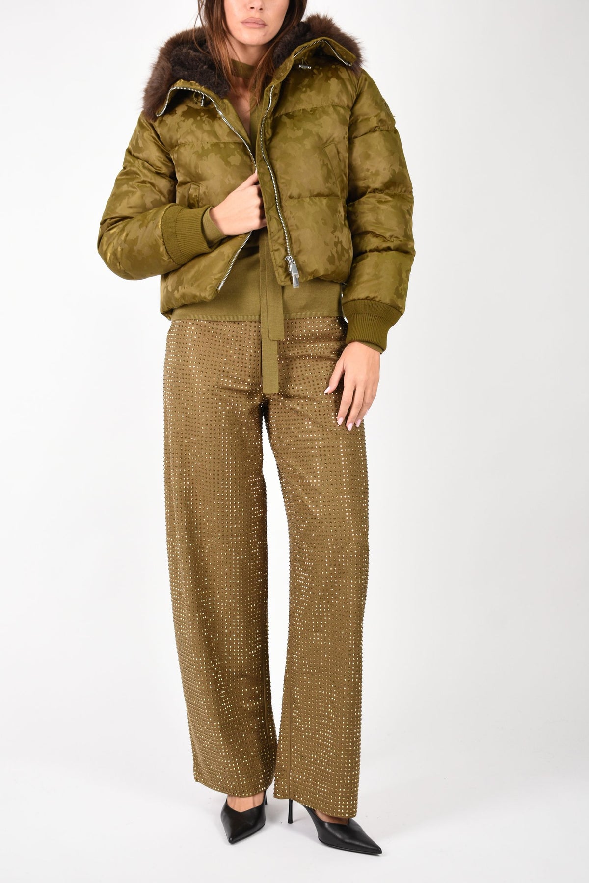 Pantaloni barrel fit con strass 107667A3M0