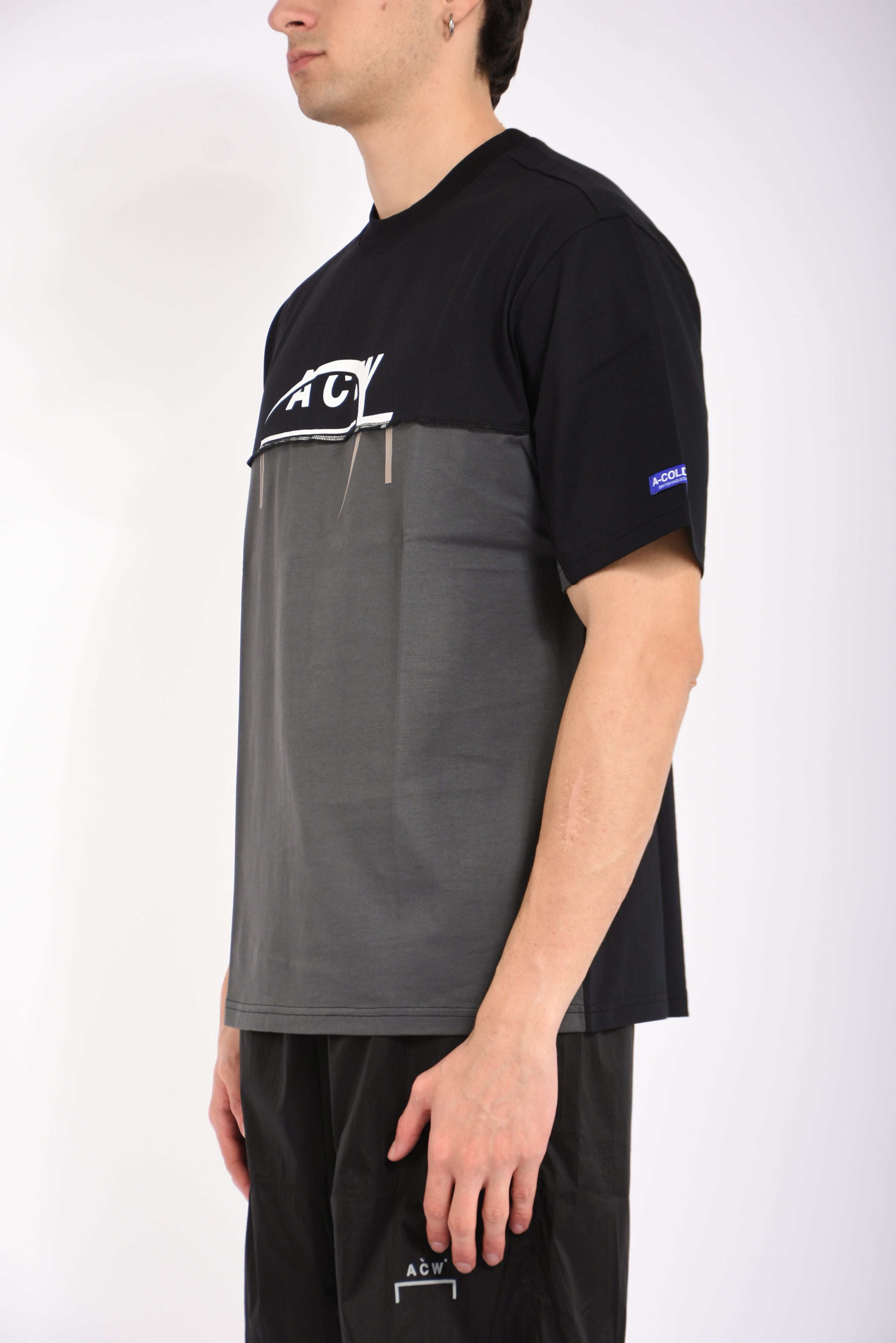 t-shirt split logo