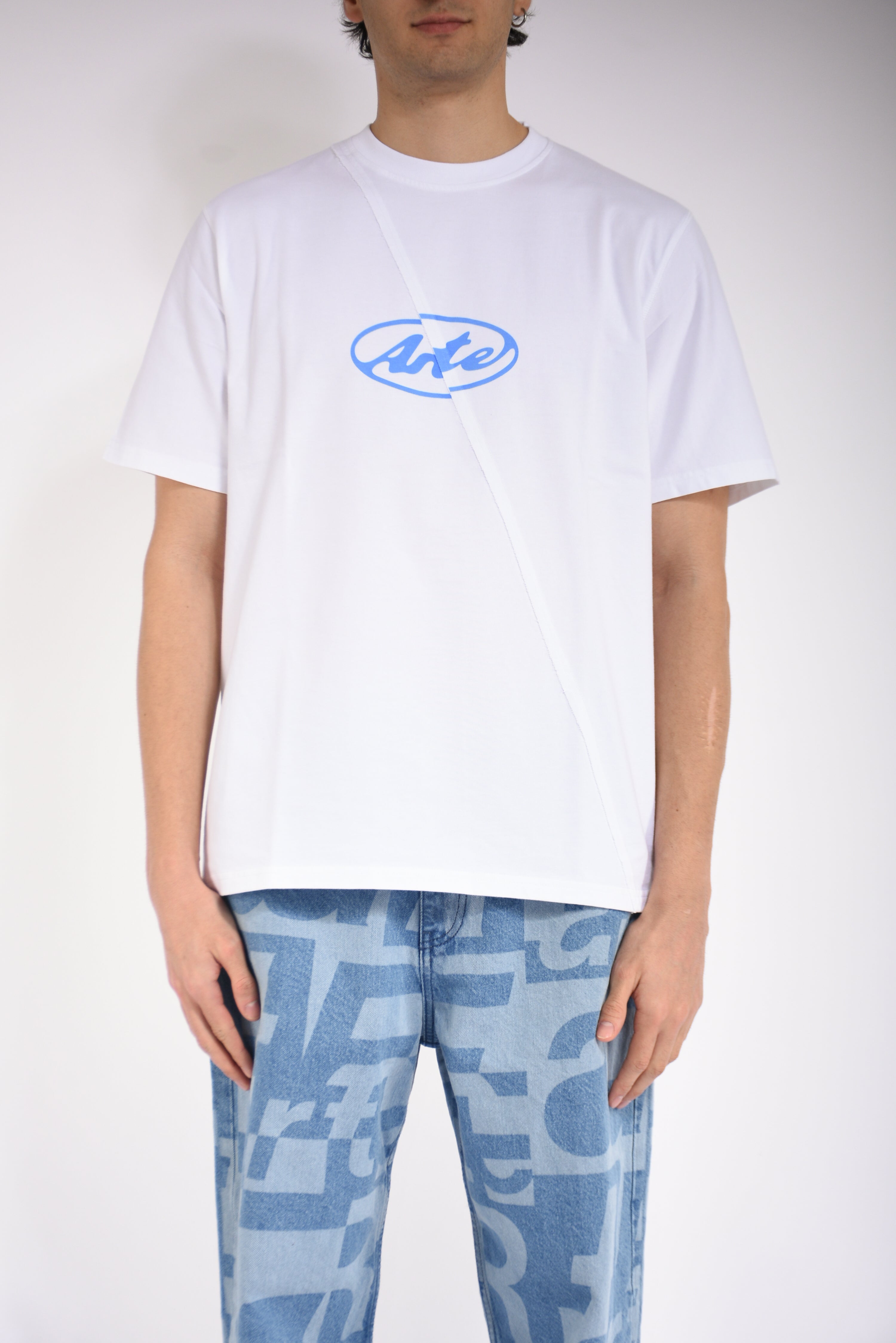t-shirt circle logo