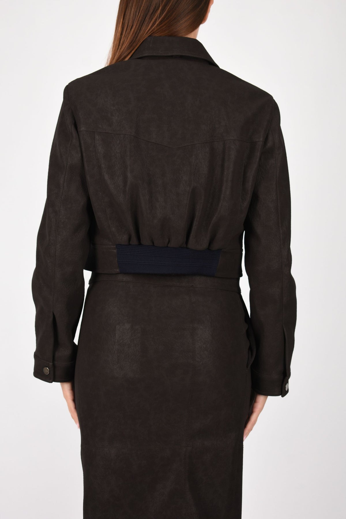 Giubbino cropped effetto pelle nabuk 107807A3MD