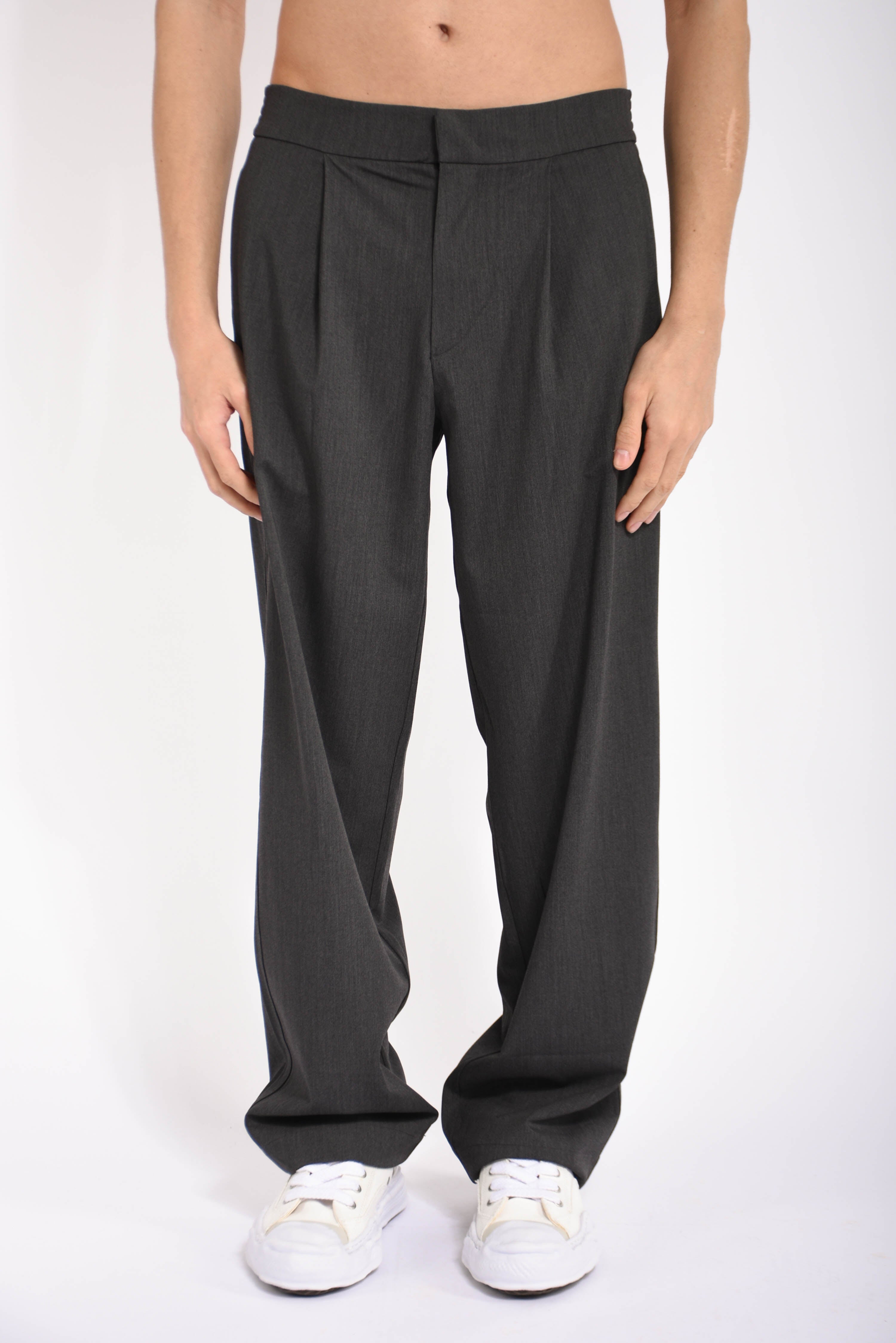 Pantaloni loose
