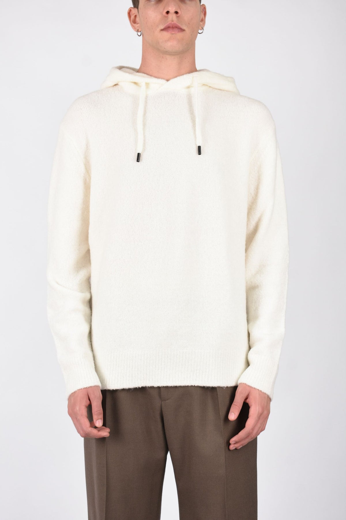 Maglia in lana con cappuccio A052F012