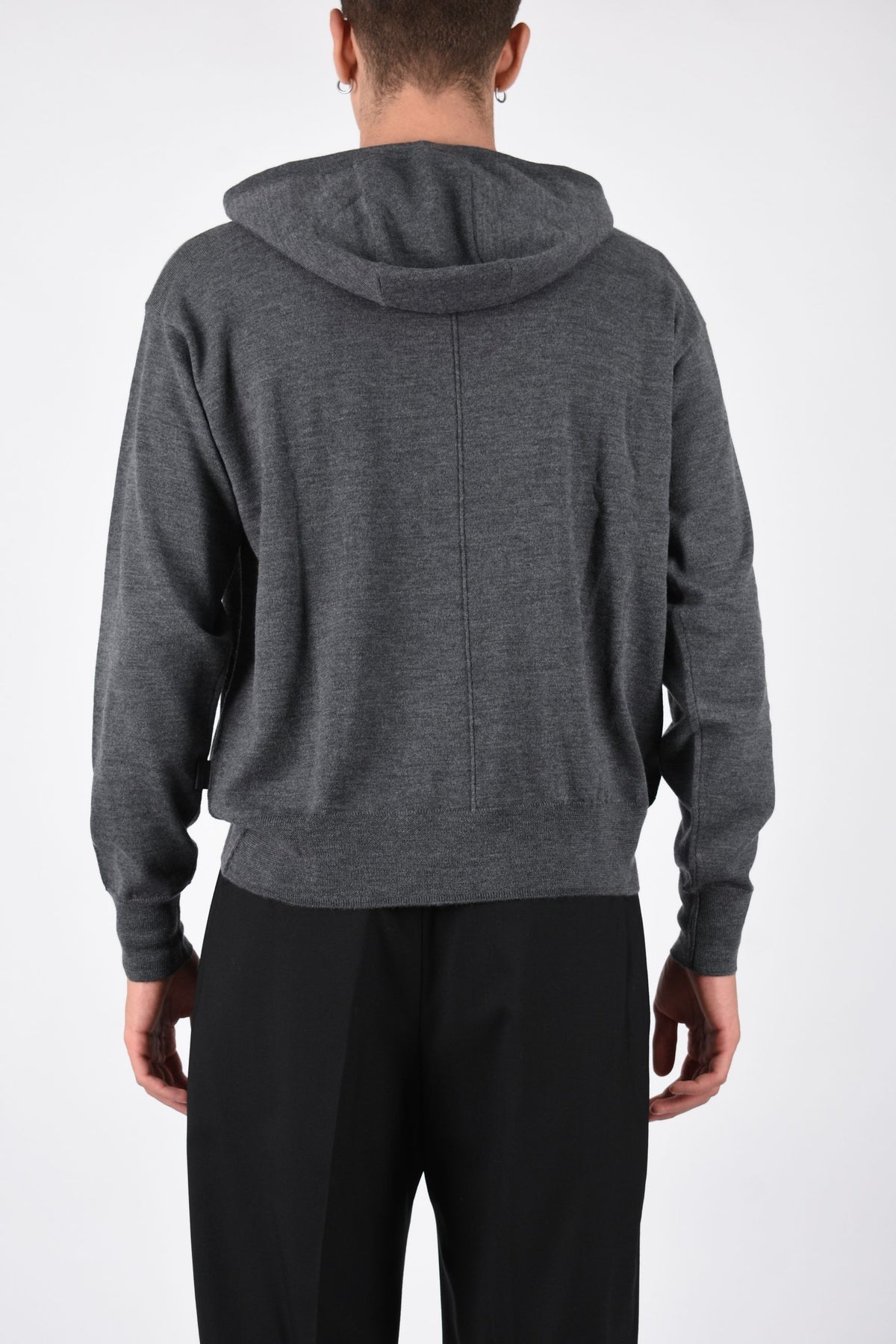 Maglia in lana con cappuccio A045F009