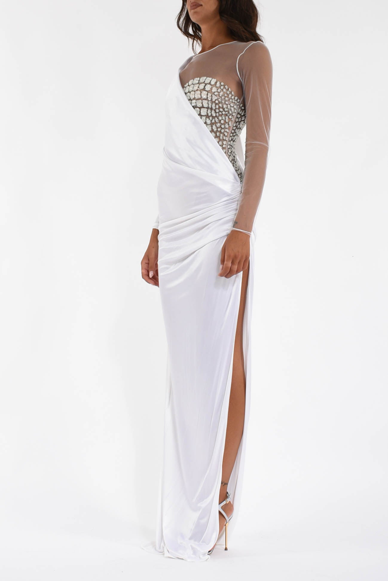 Abito lungo in tulle e jersey con ricami cocco