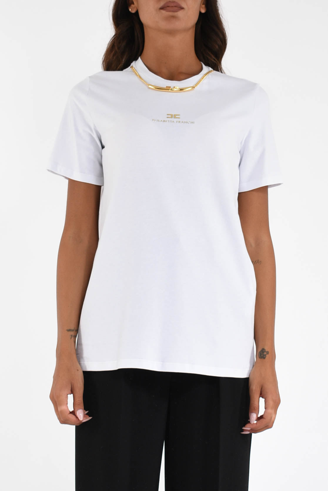 T-shirt in jersey di cotone con collana