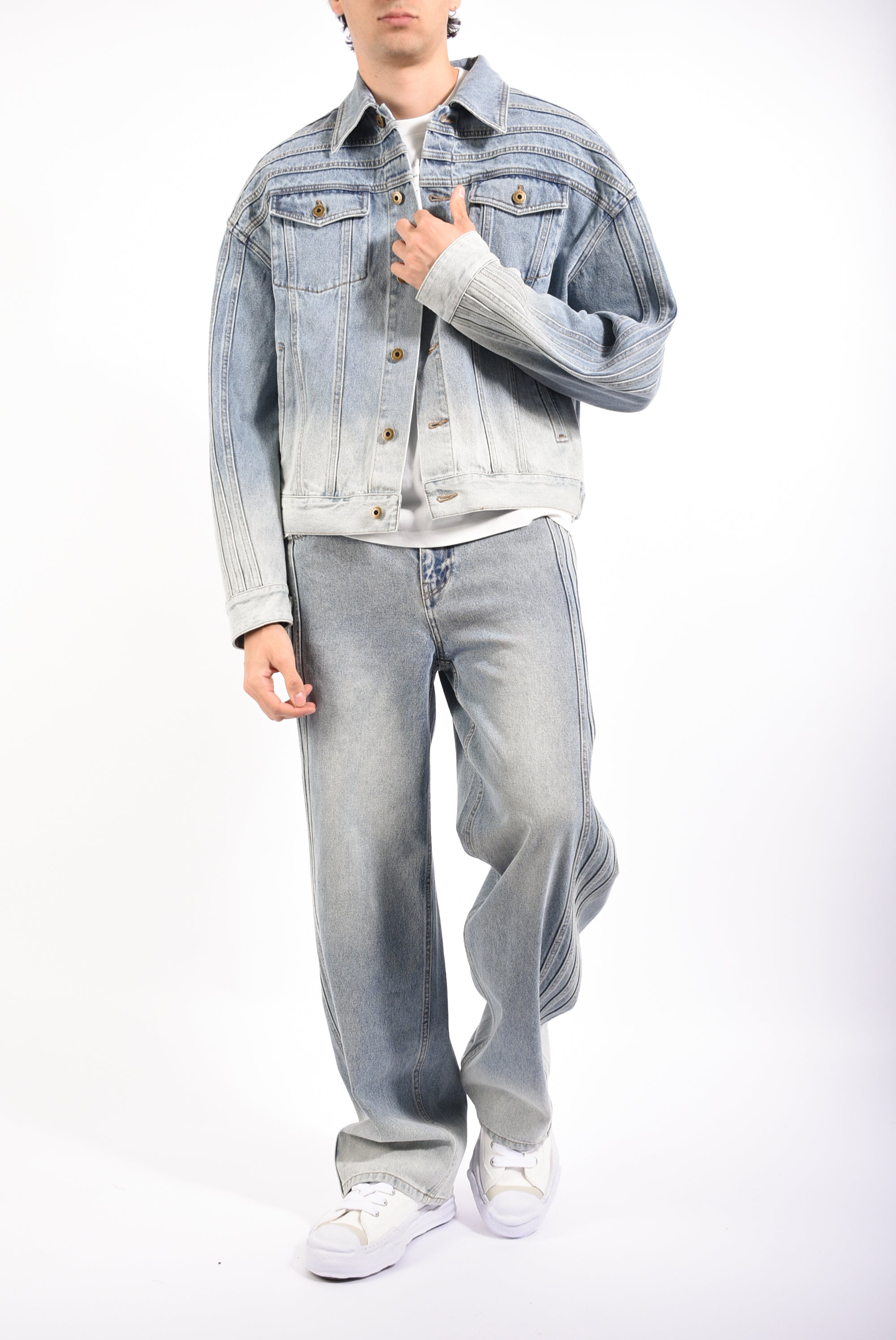 giubbino in denim decostruito