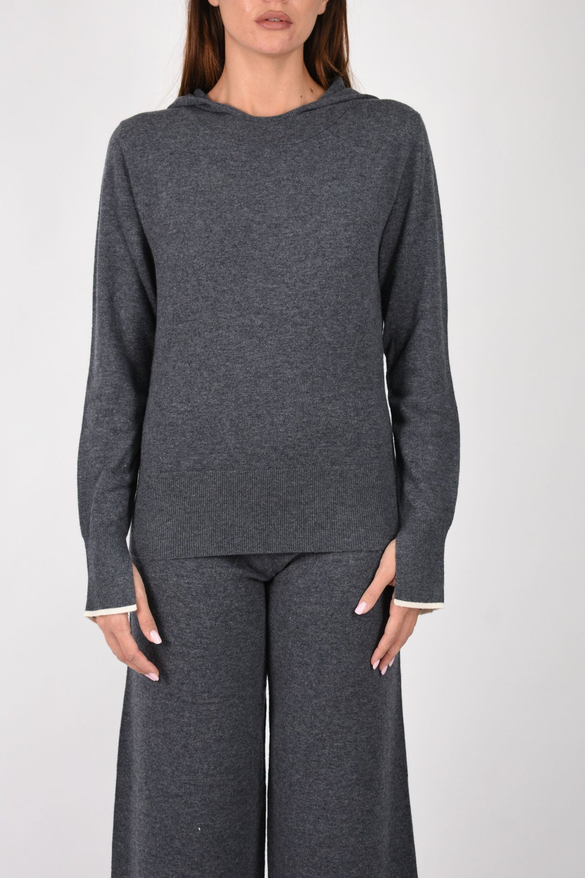 Maglia in lana con cappuccio 107203A3G1