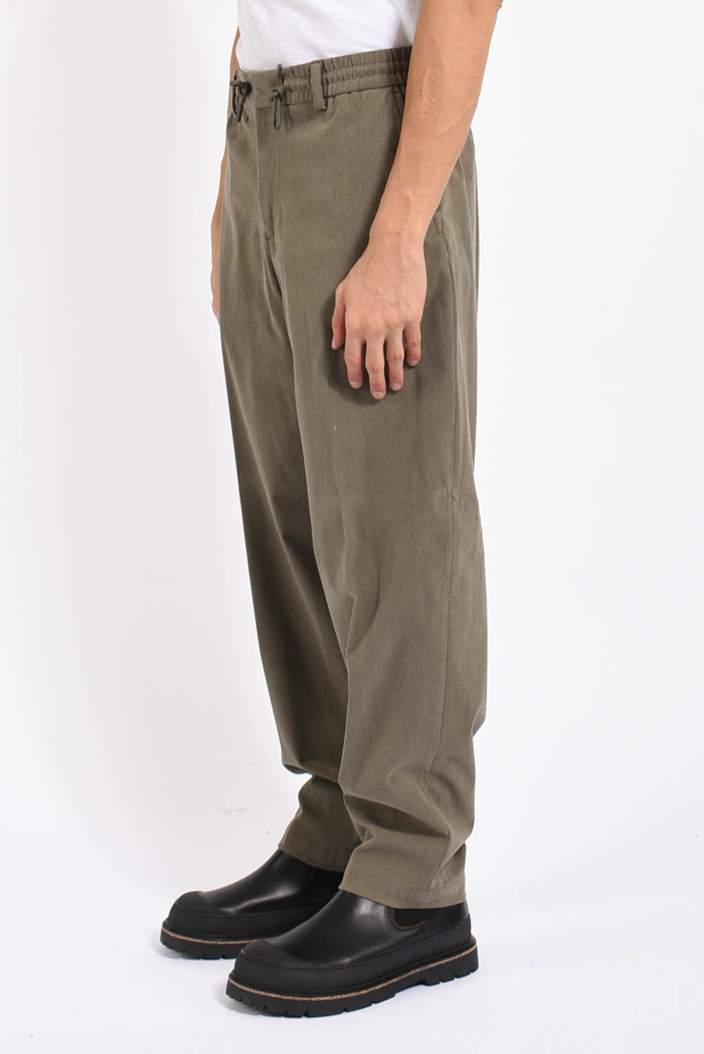 Pantaloni a velluto a coste