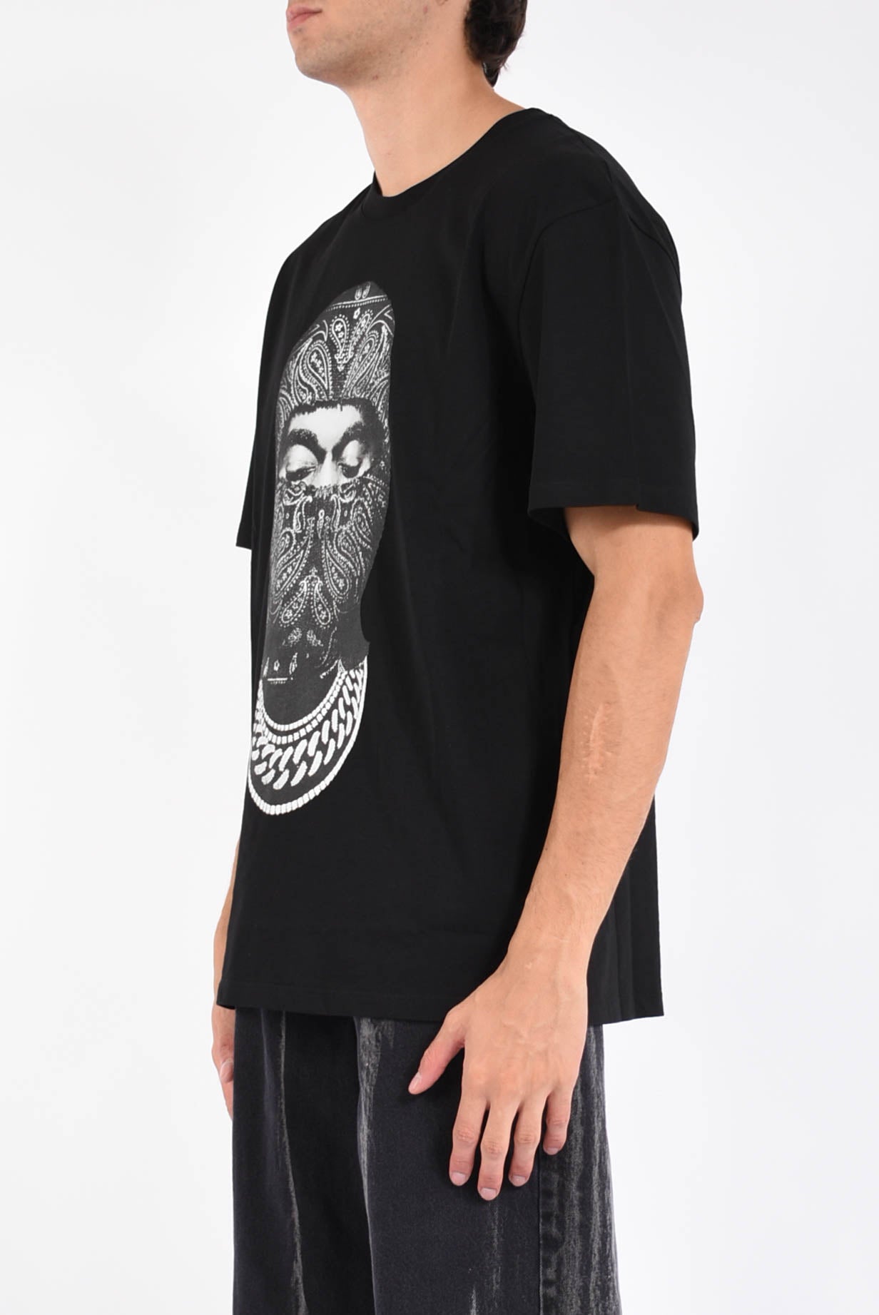 t-shirt with Paisley Mask Graphic