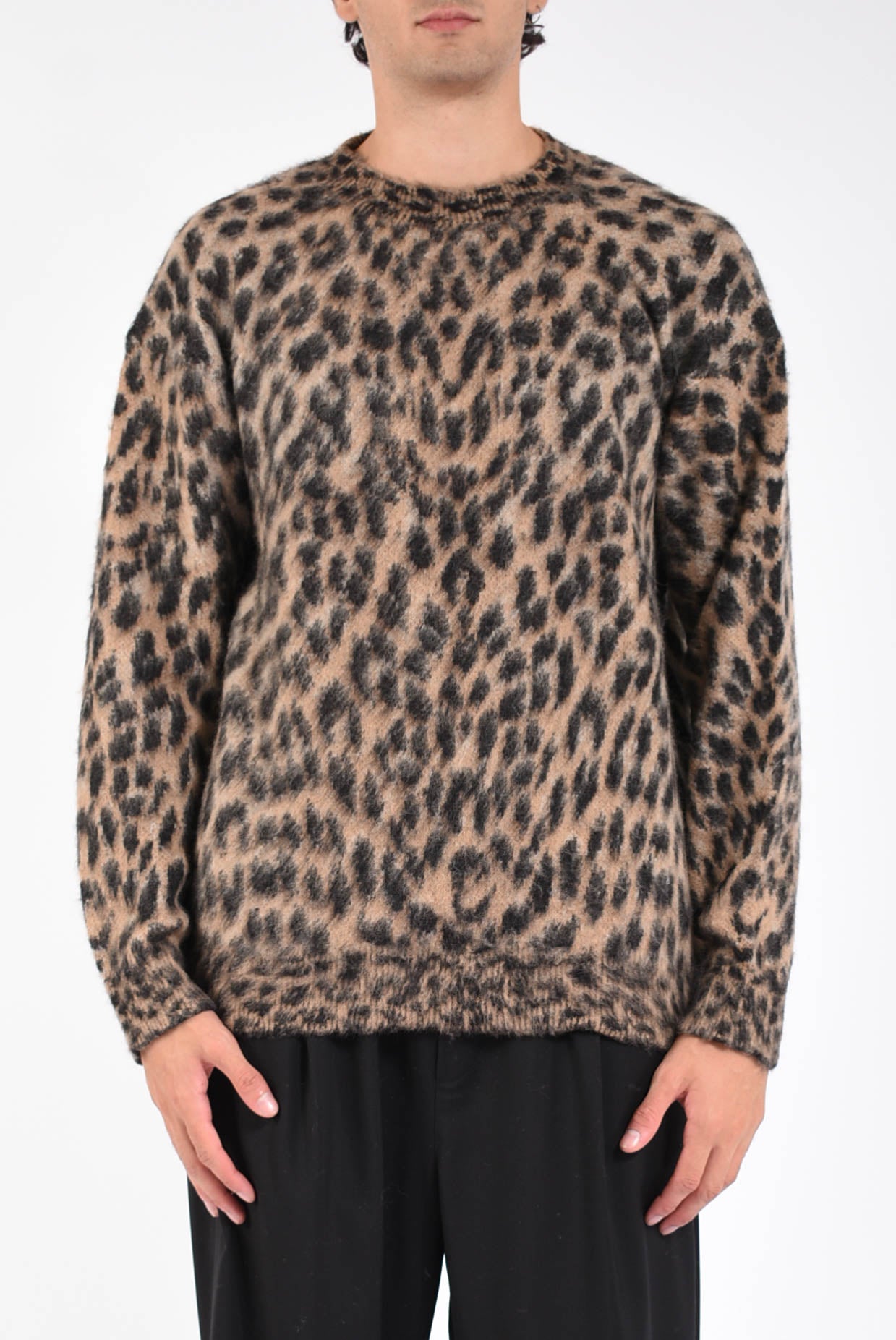Maglia girocollo in lana leopard