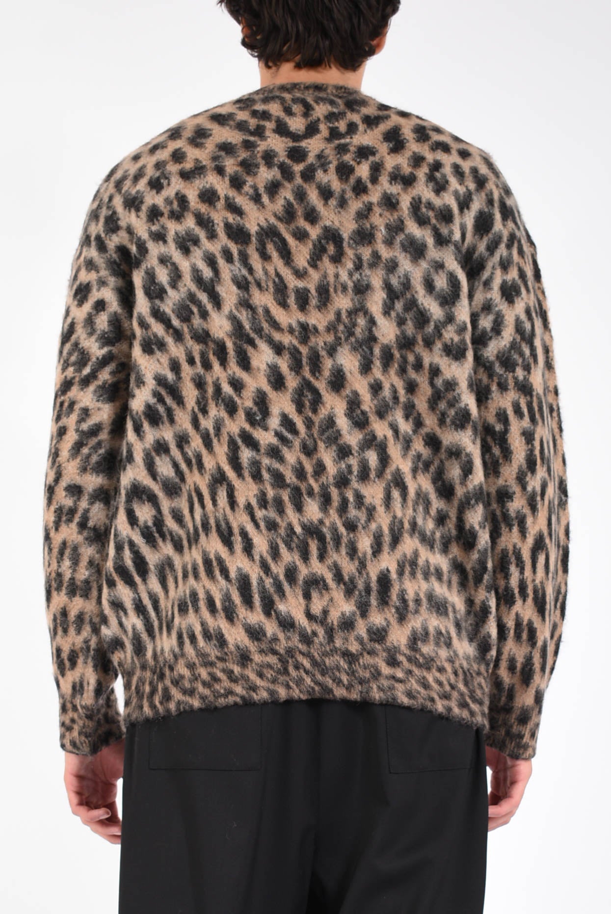 Maglia girocollo in lana leopard