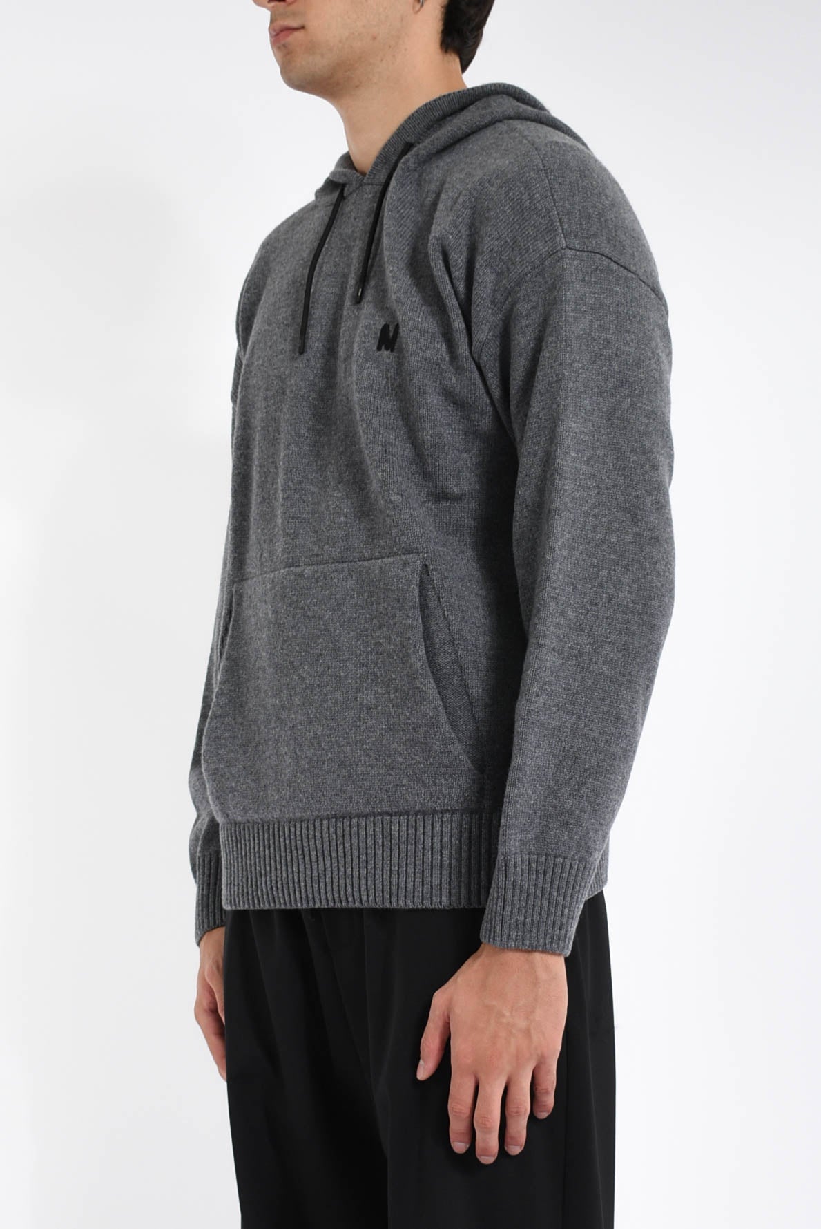 maglia in lana con cappuccio