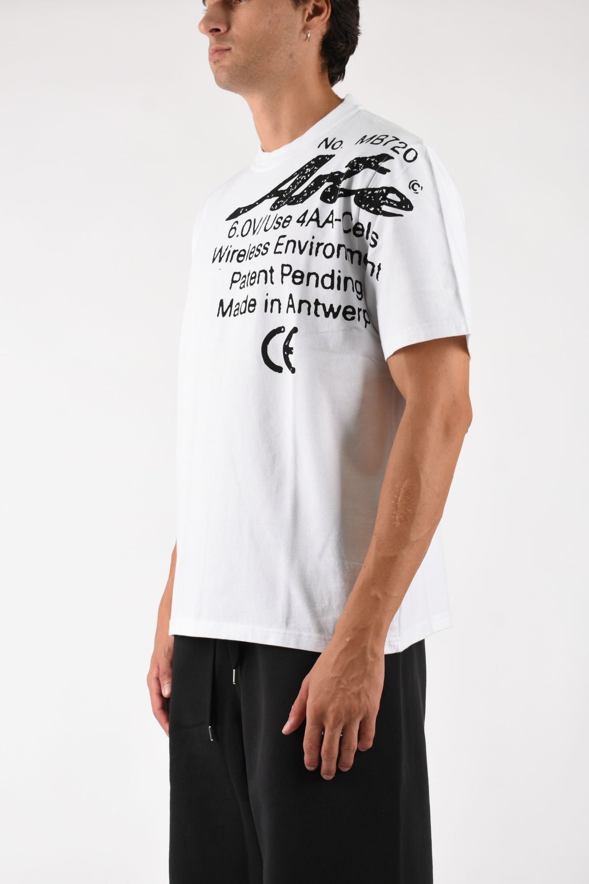 T-shirt specs side AW26189T