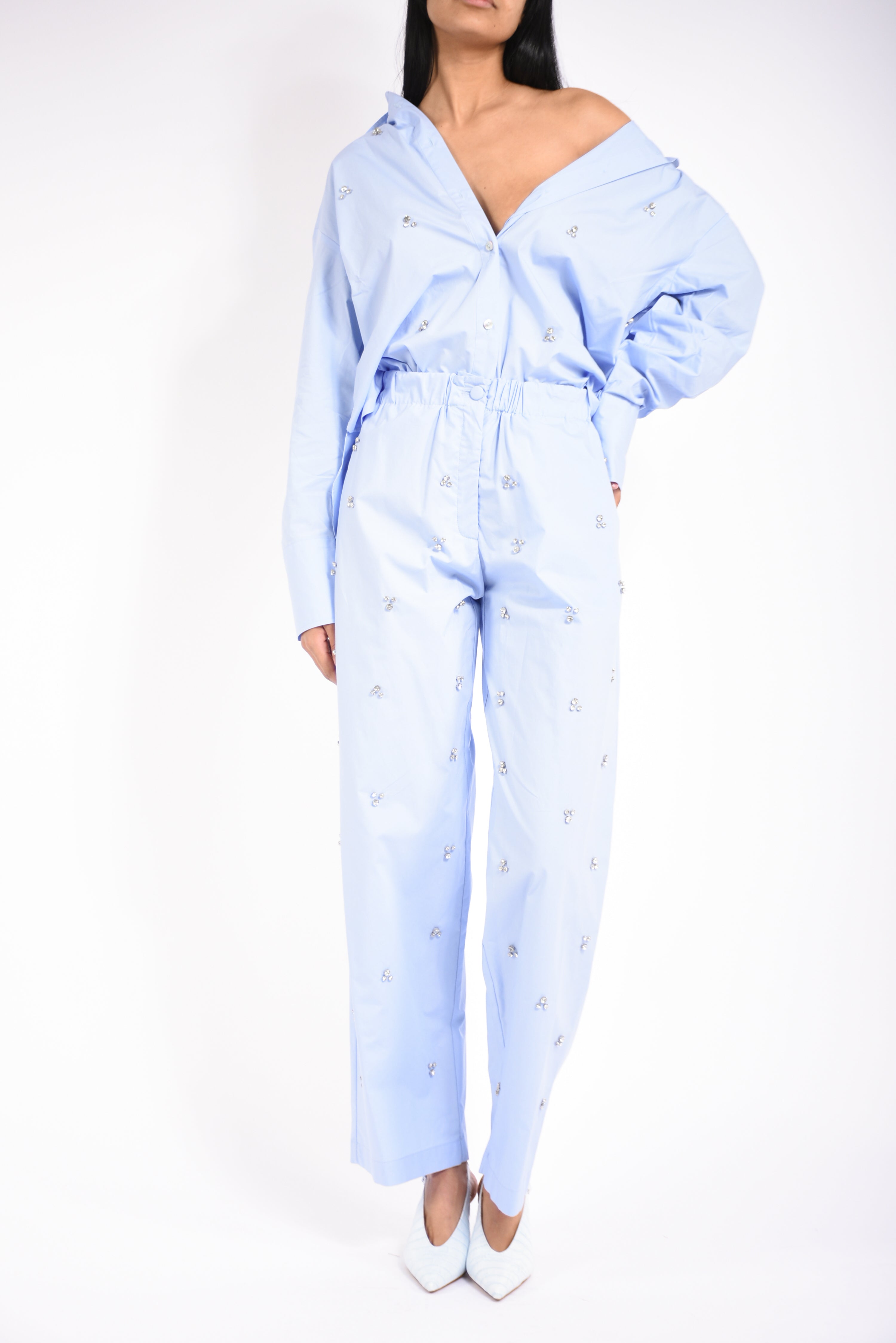 camicia con applicazioni