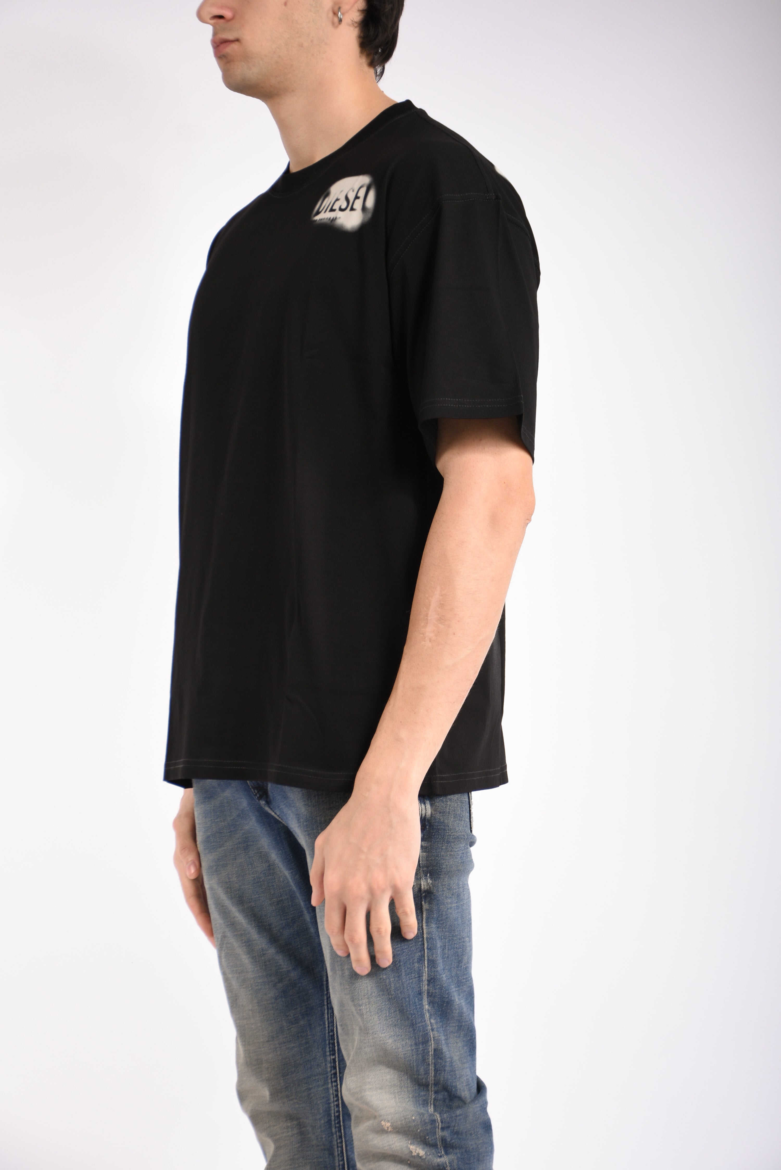 T-shirt con logo sbiadito