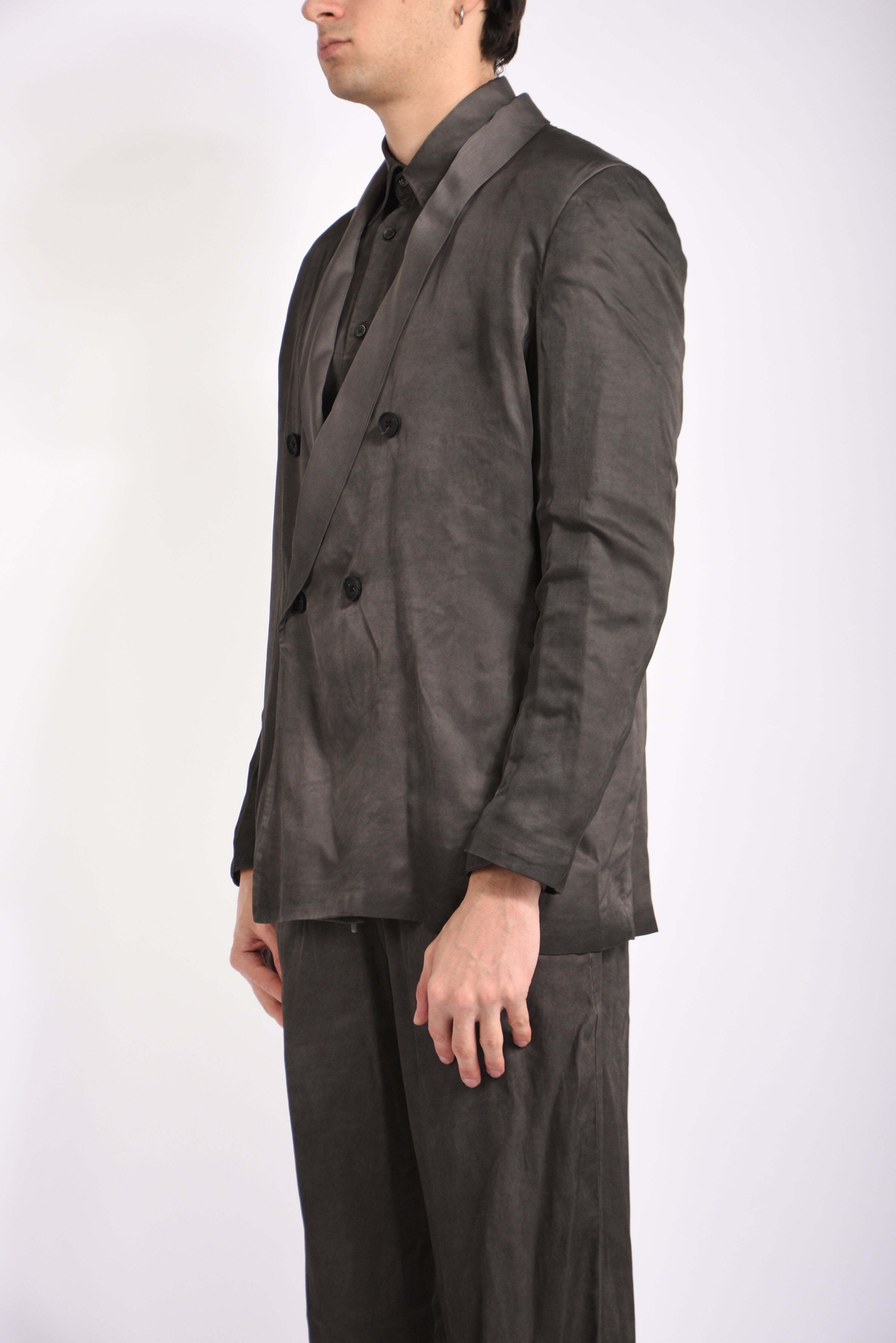 Giacca in viscosa fluida dirty wash