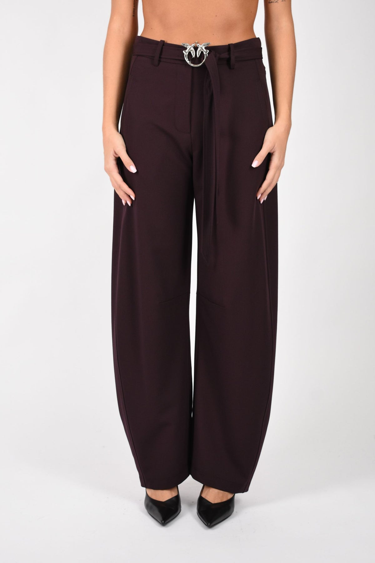 Pantaloni con cintura 107201A18E
