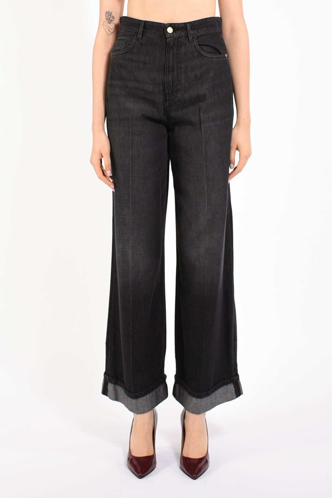 Jeans in denim con risvolto modello lusso