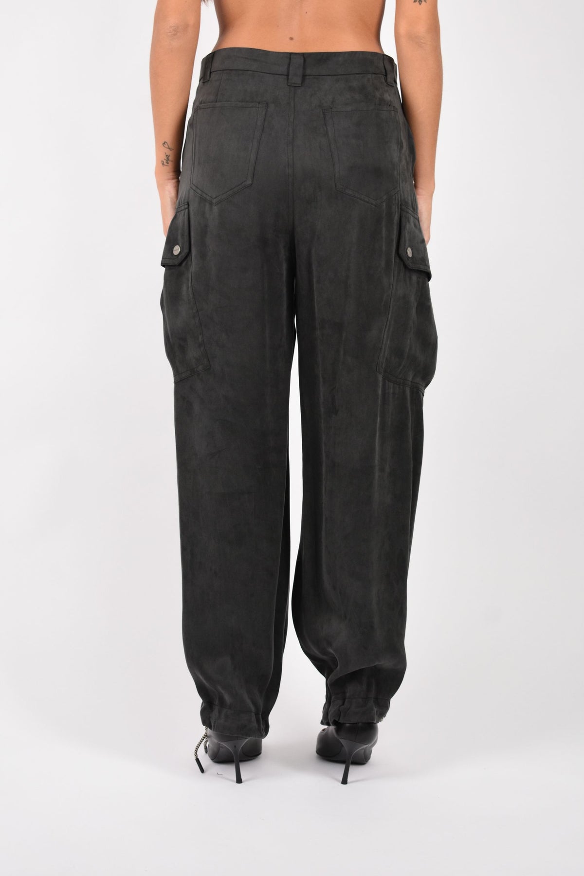 Pantaloni Cargo  con finitura satinata 106444A3F8
