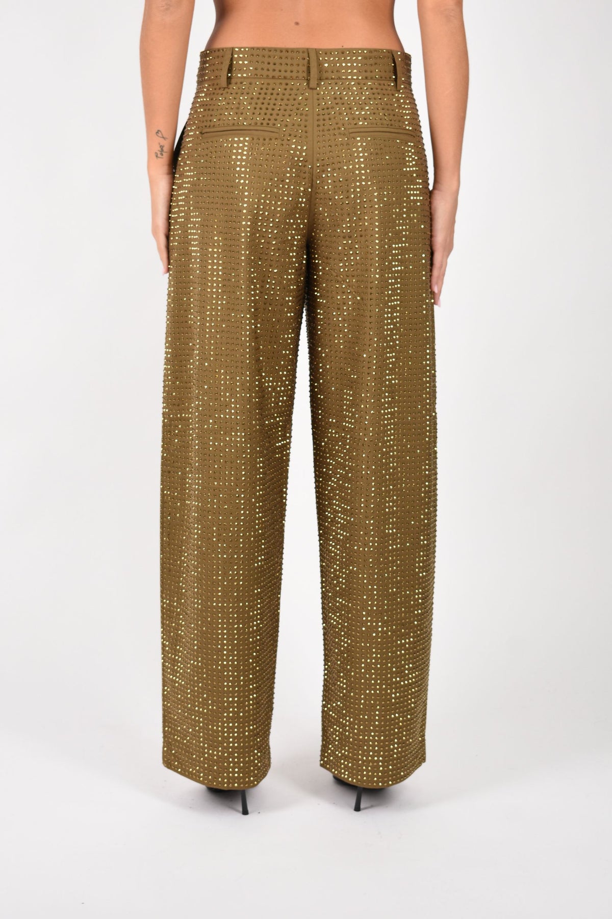 Pantaloni barrel fit con strass 107667A3M0