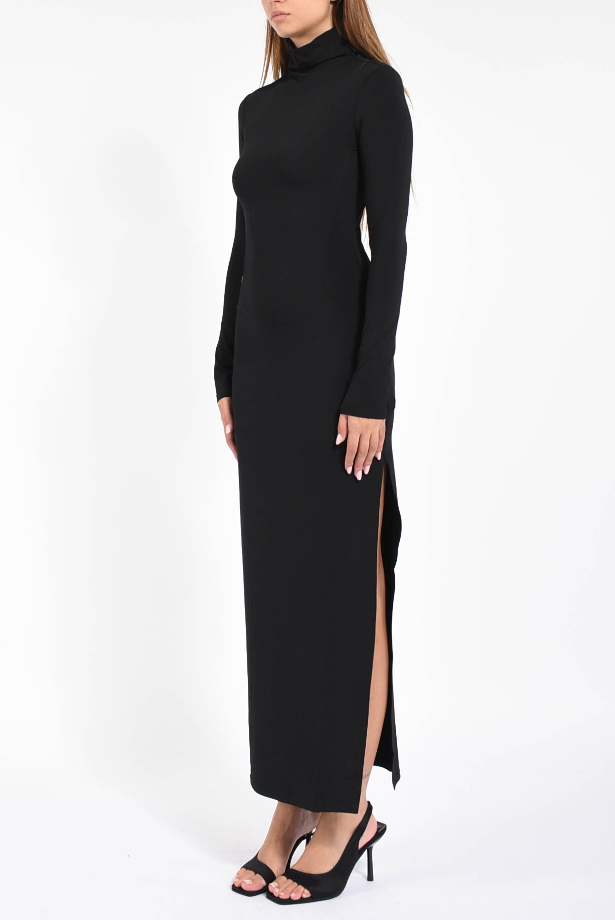 Abito lungo a collo alto con strass