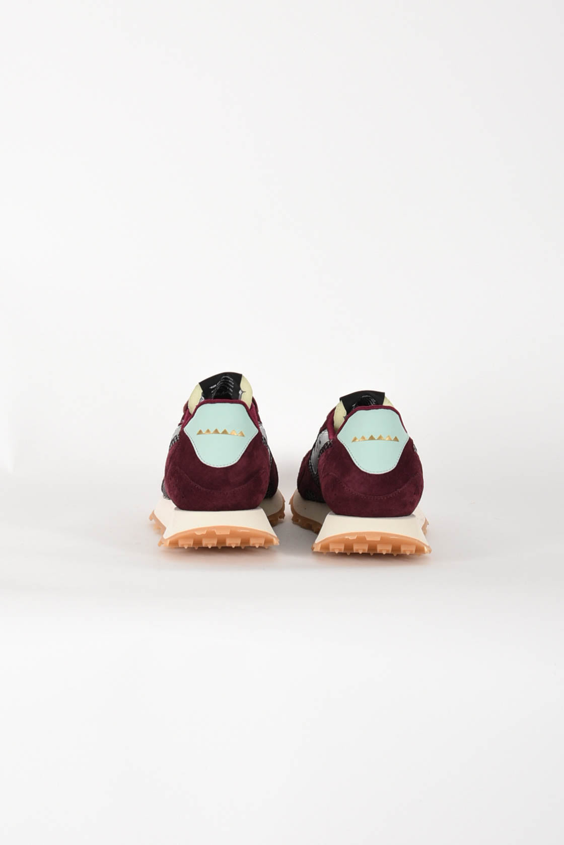 sneakers  mahogany w