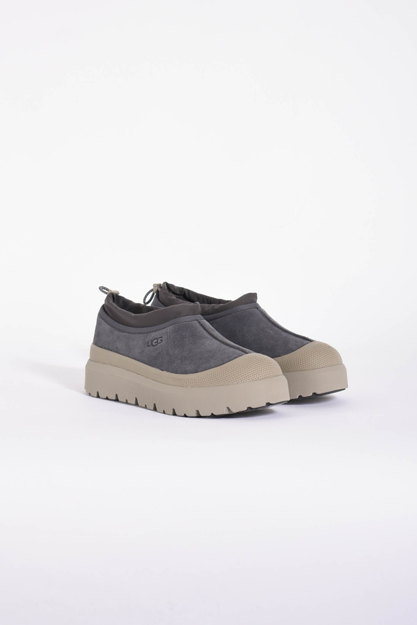 sneakers tasman weather  hybrid