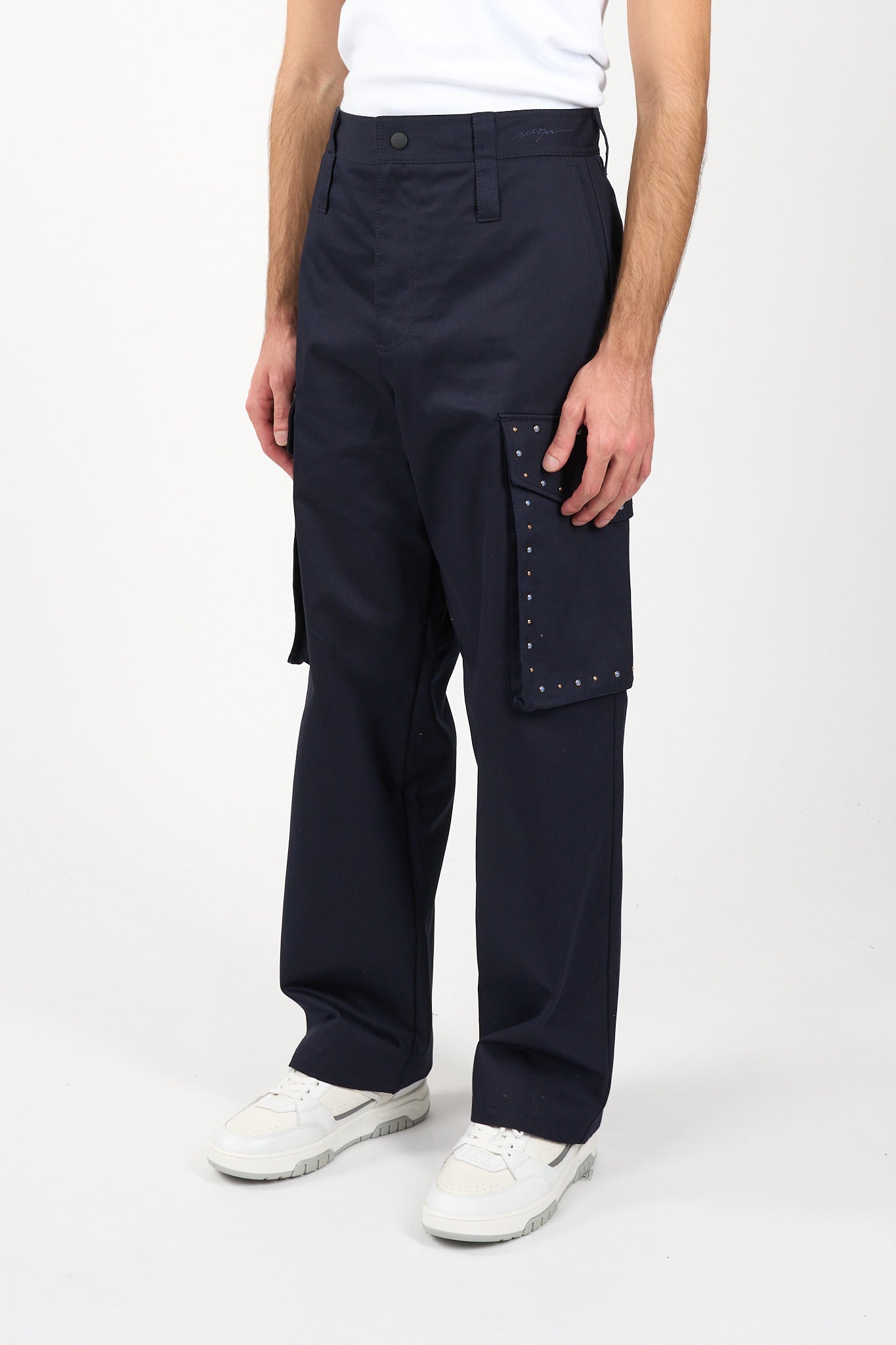 Pantaloni cargo con borchie