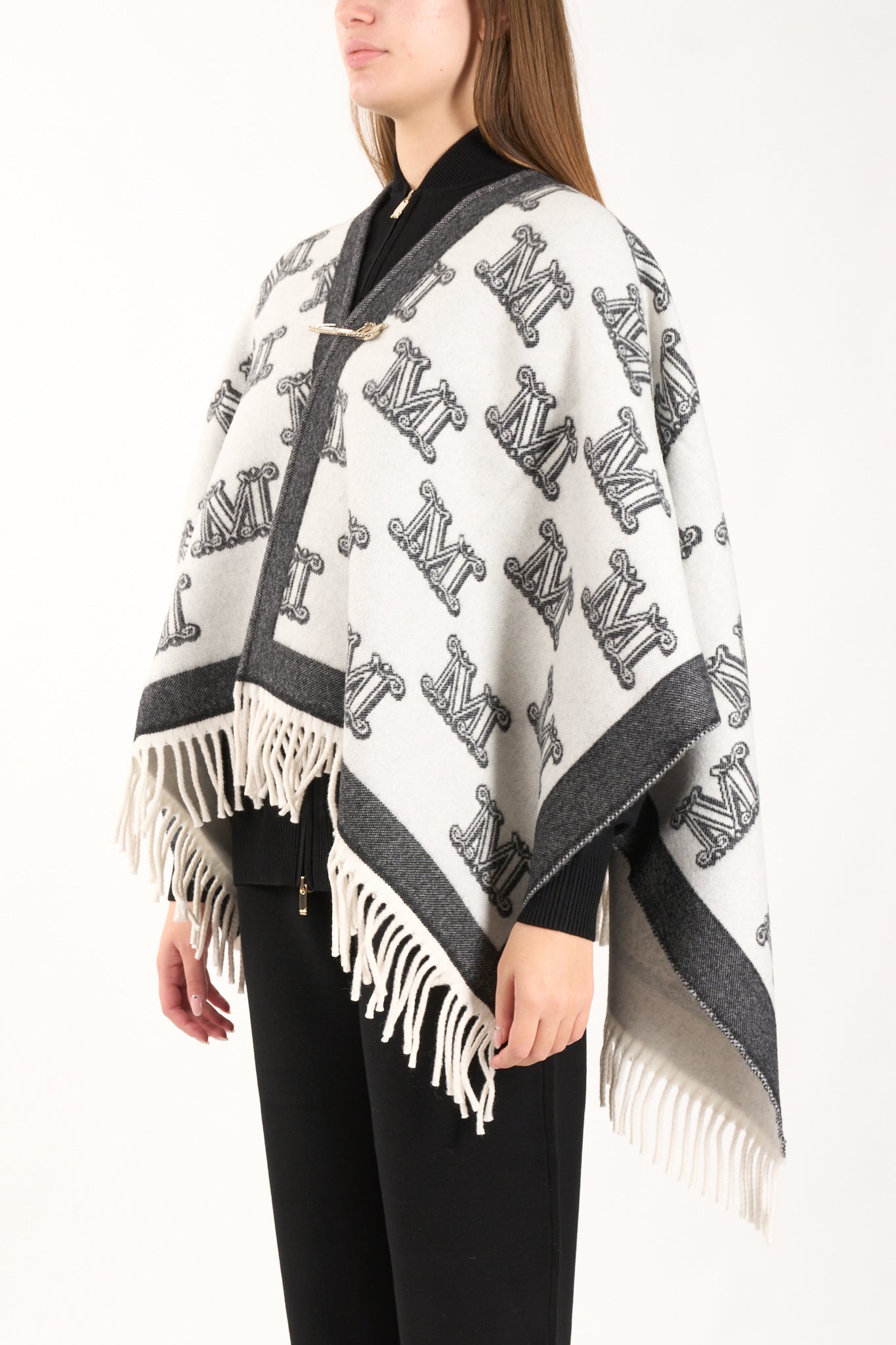 poncho in lana modello frinestd