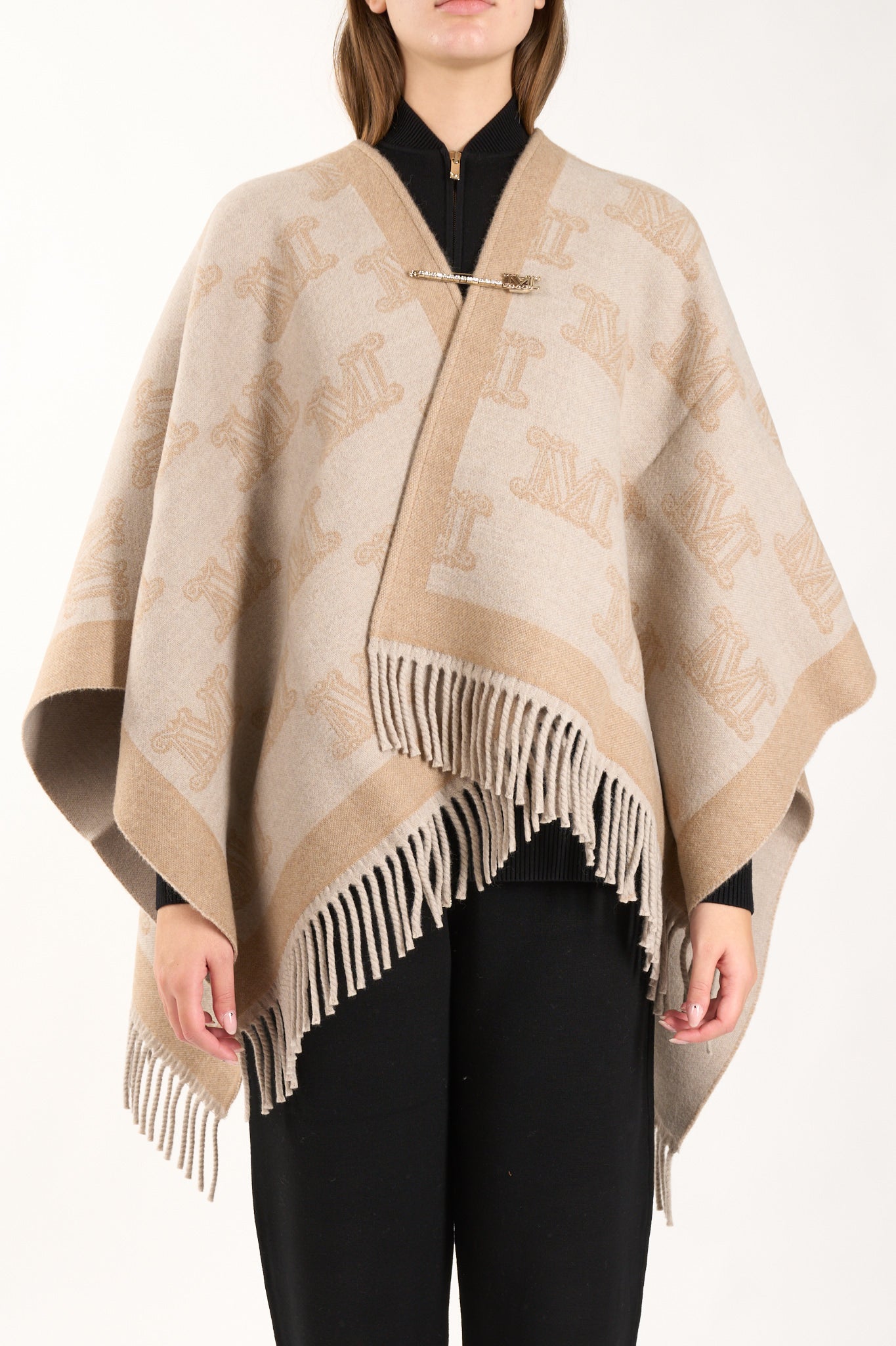 poncho in lana modello frinestd