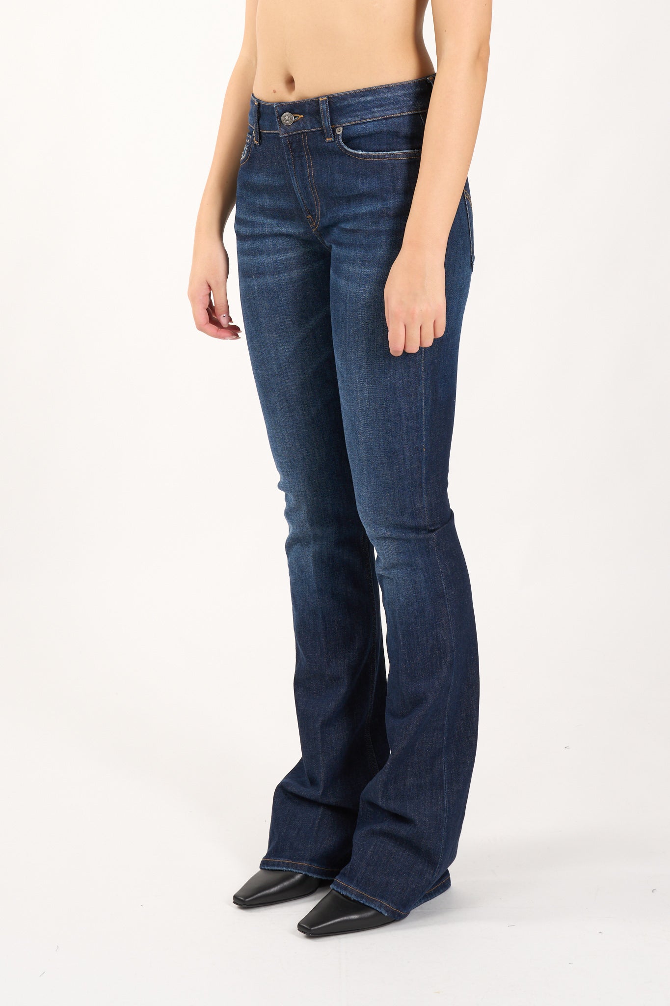 jeans a zampa modello new lola