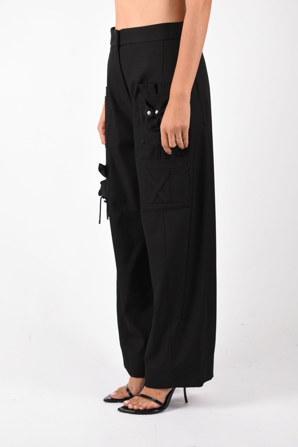 PANTALONE CON TASCHE APPLICATE M6FAH4