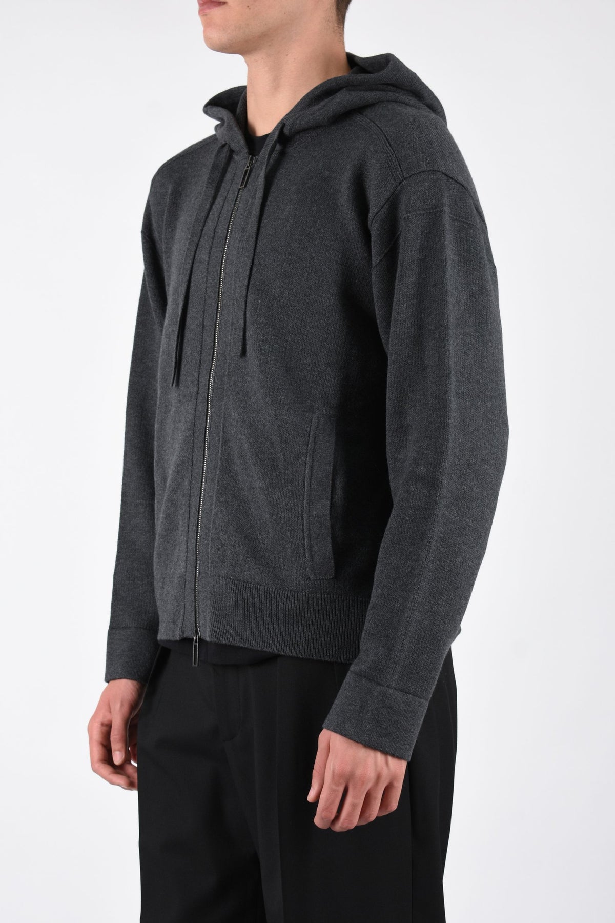 Maglia con cappuccio A012F016
