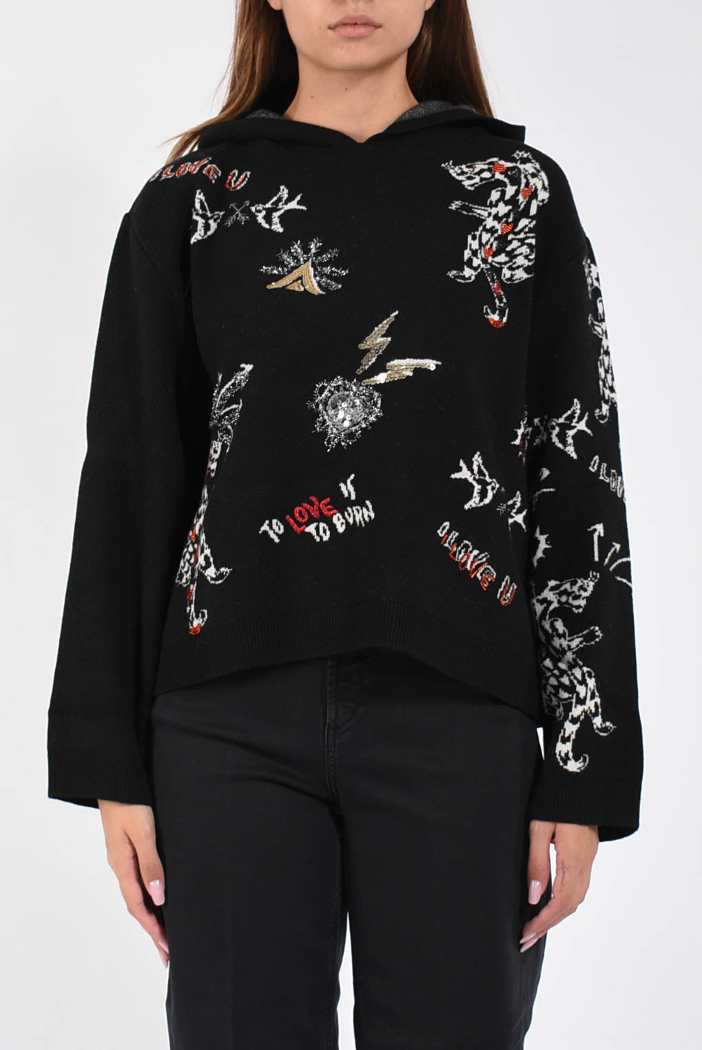 Maglia con cappuccio e ricami