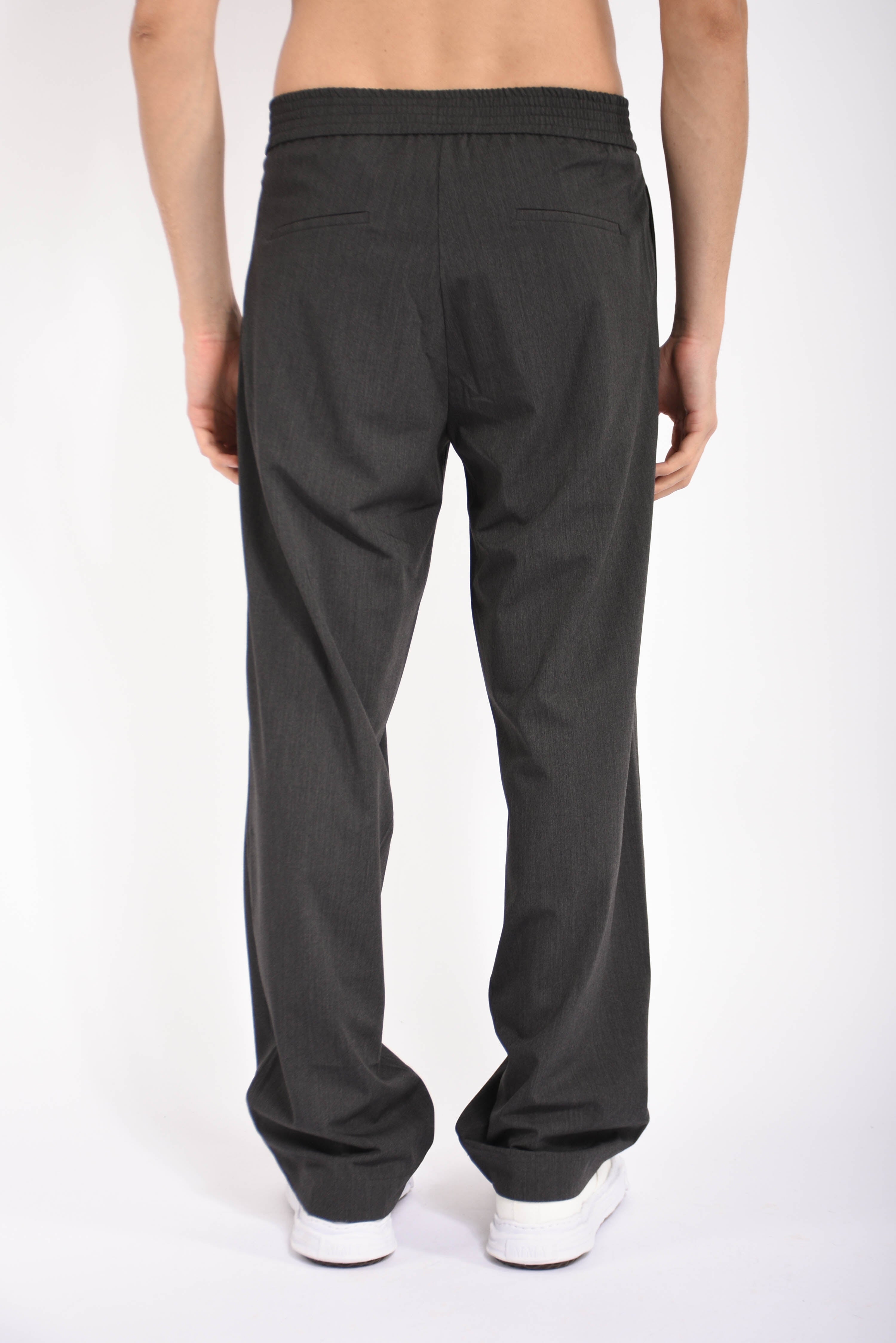 Pantaloni loose