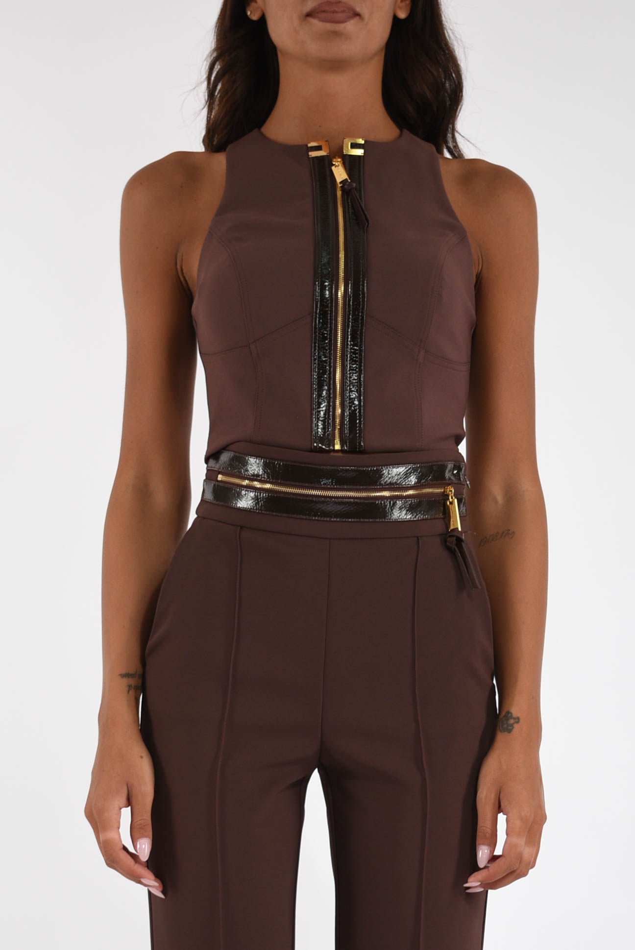 Top in doppio crêpe con dettagli craquelé