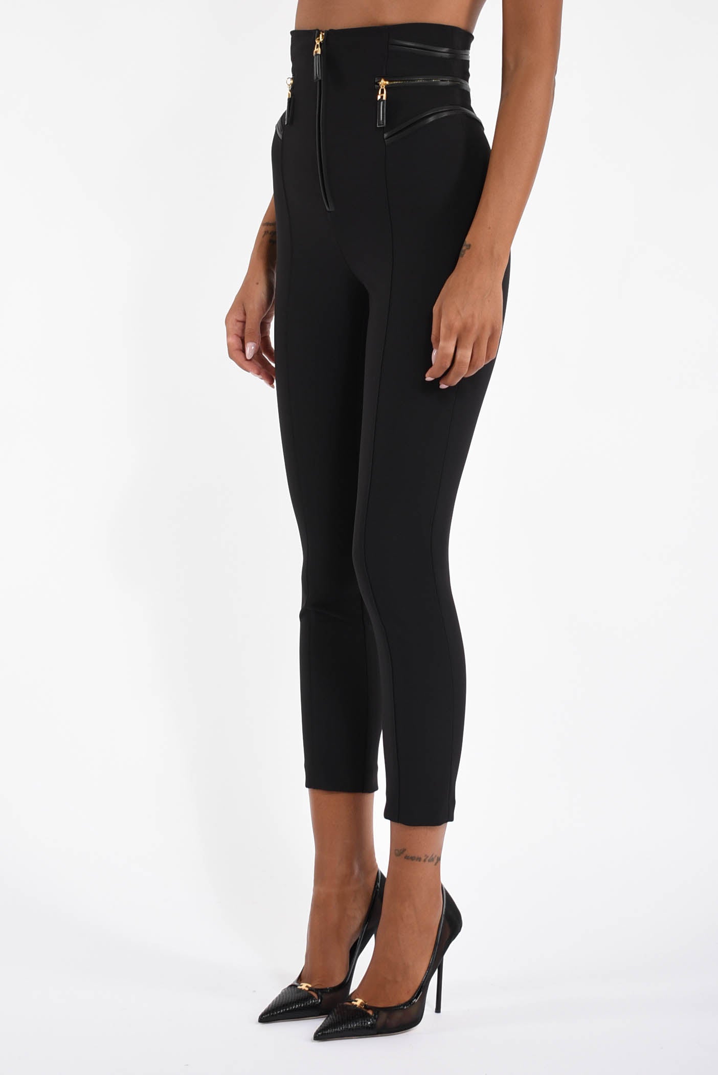 Pantaloni in crêpe con dettagli zip