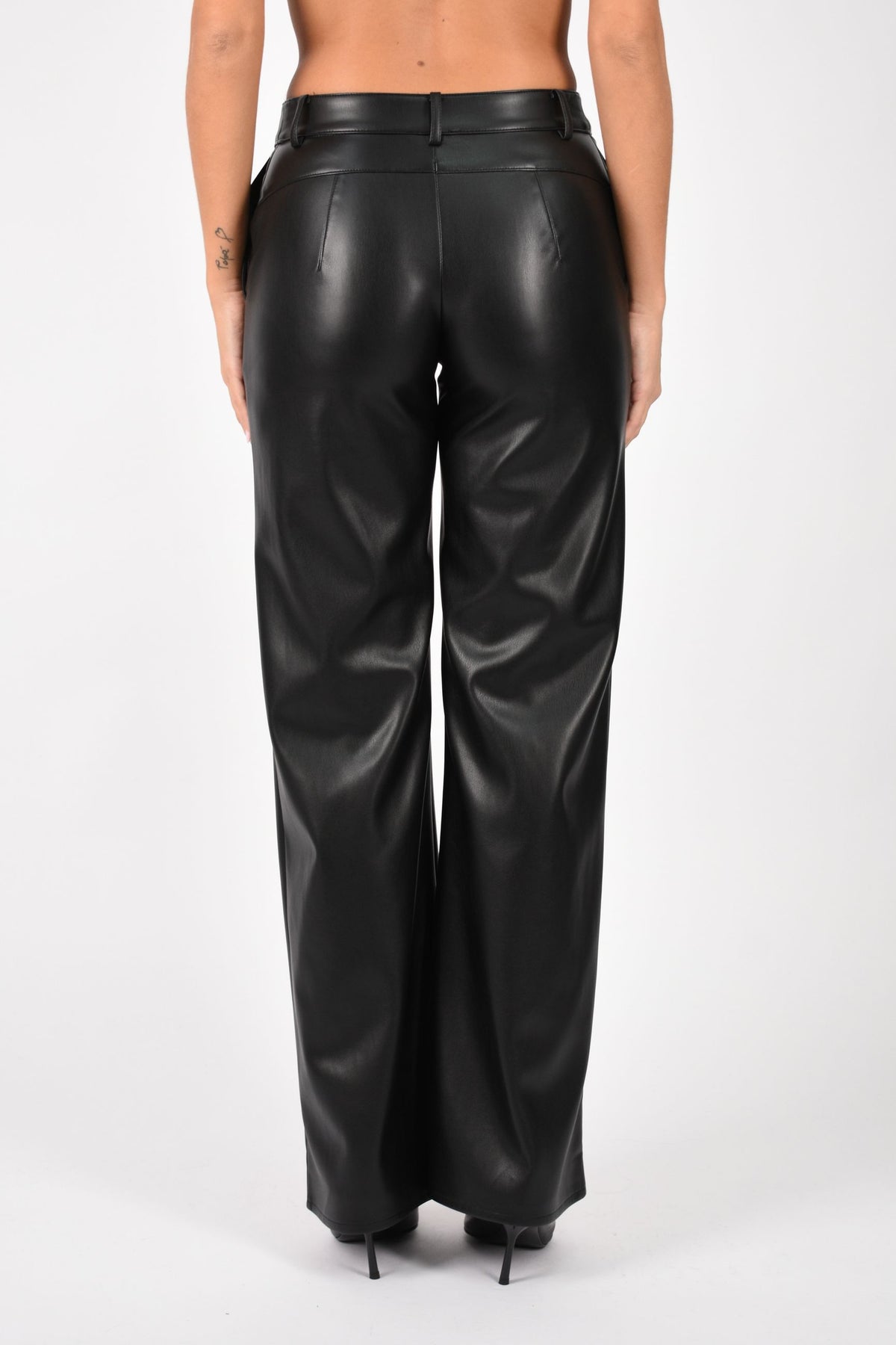 Pantaloni dritti in tessuto spalmato 8P0181E005