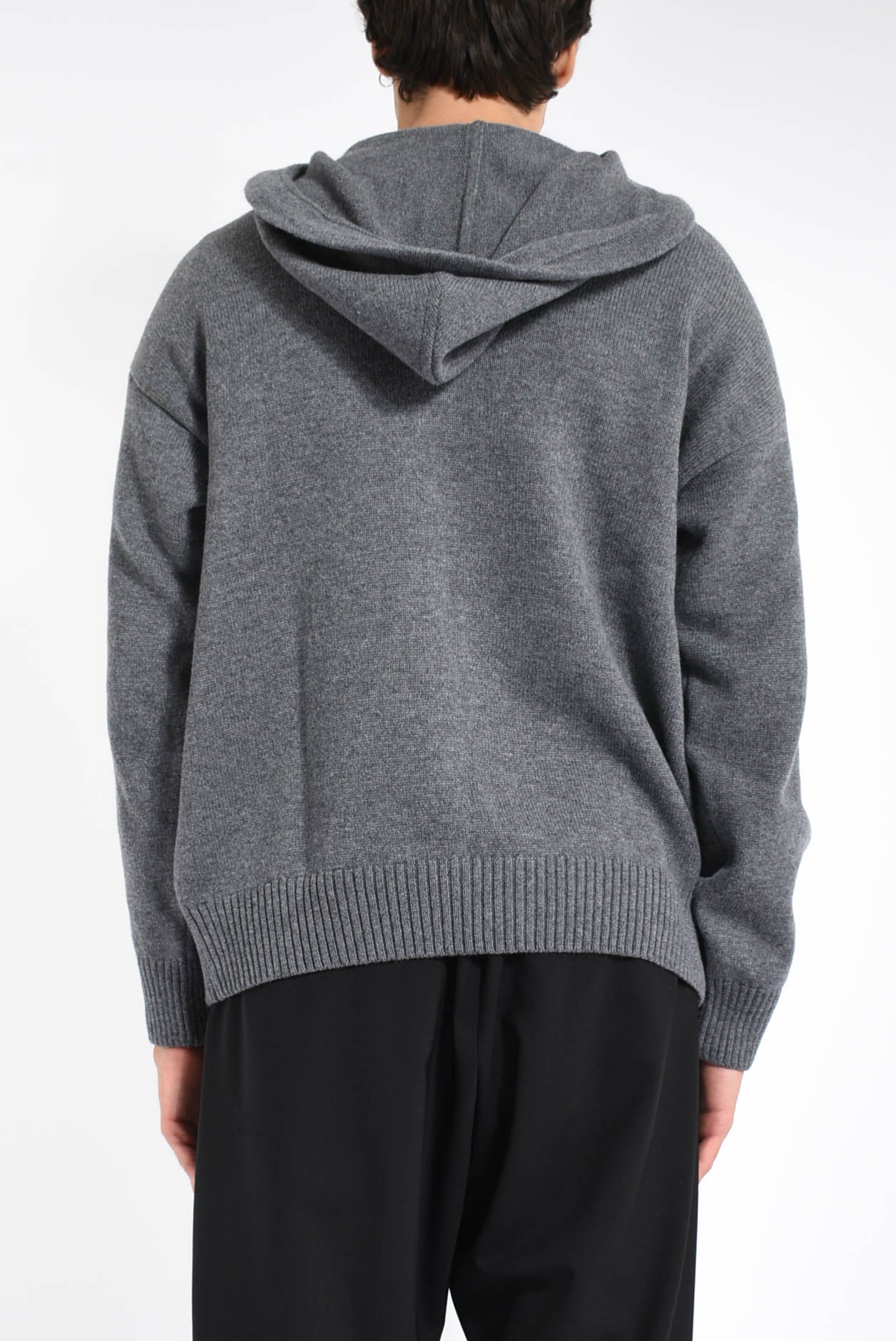 maglia in lana con cappuccio