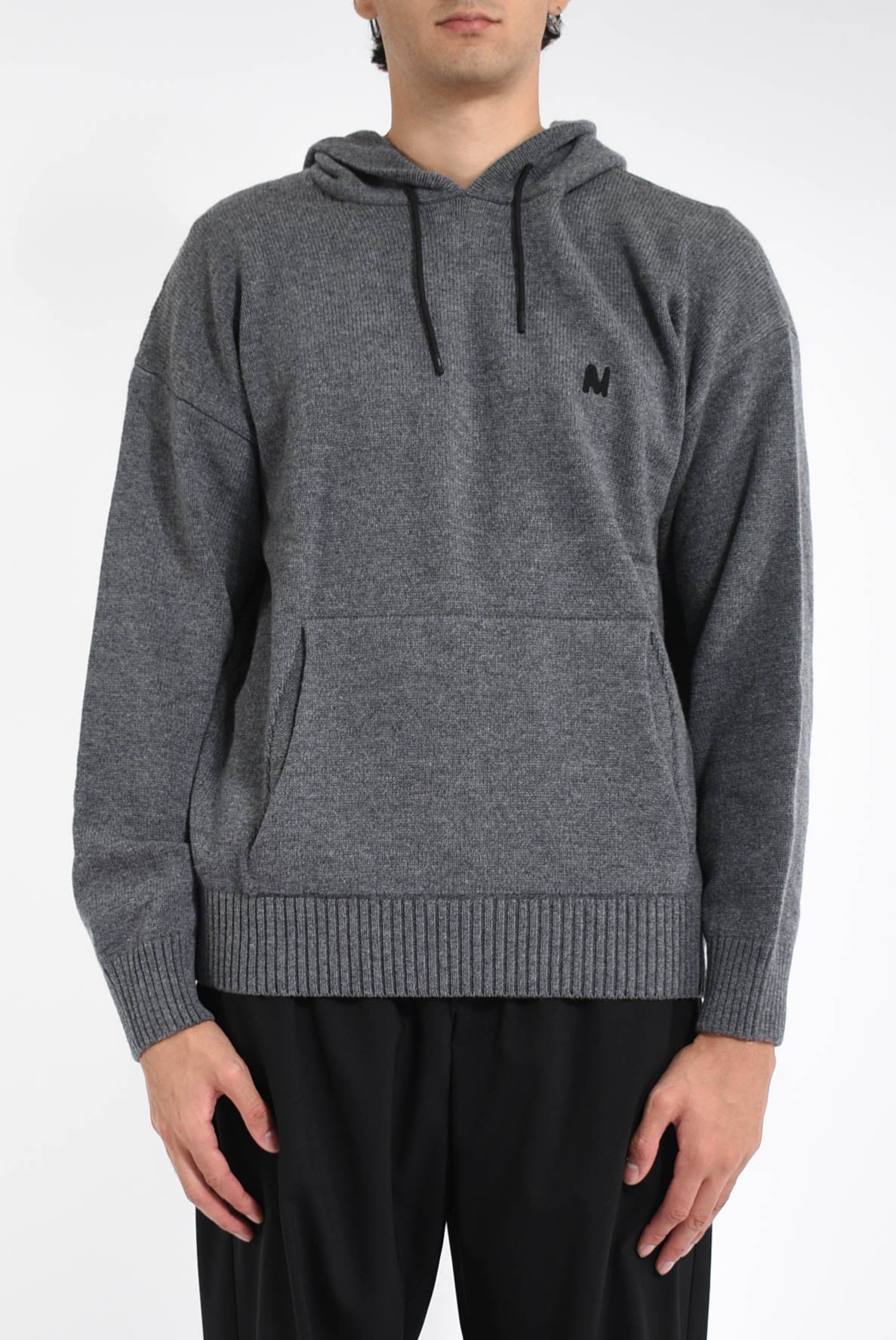 maglia in lana con cappuccio